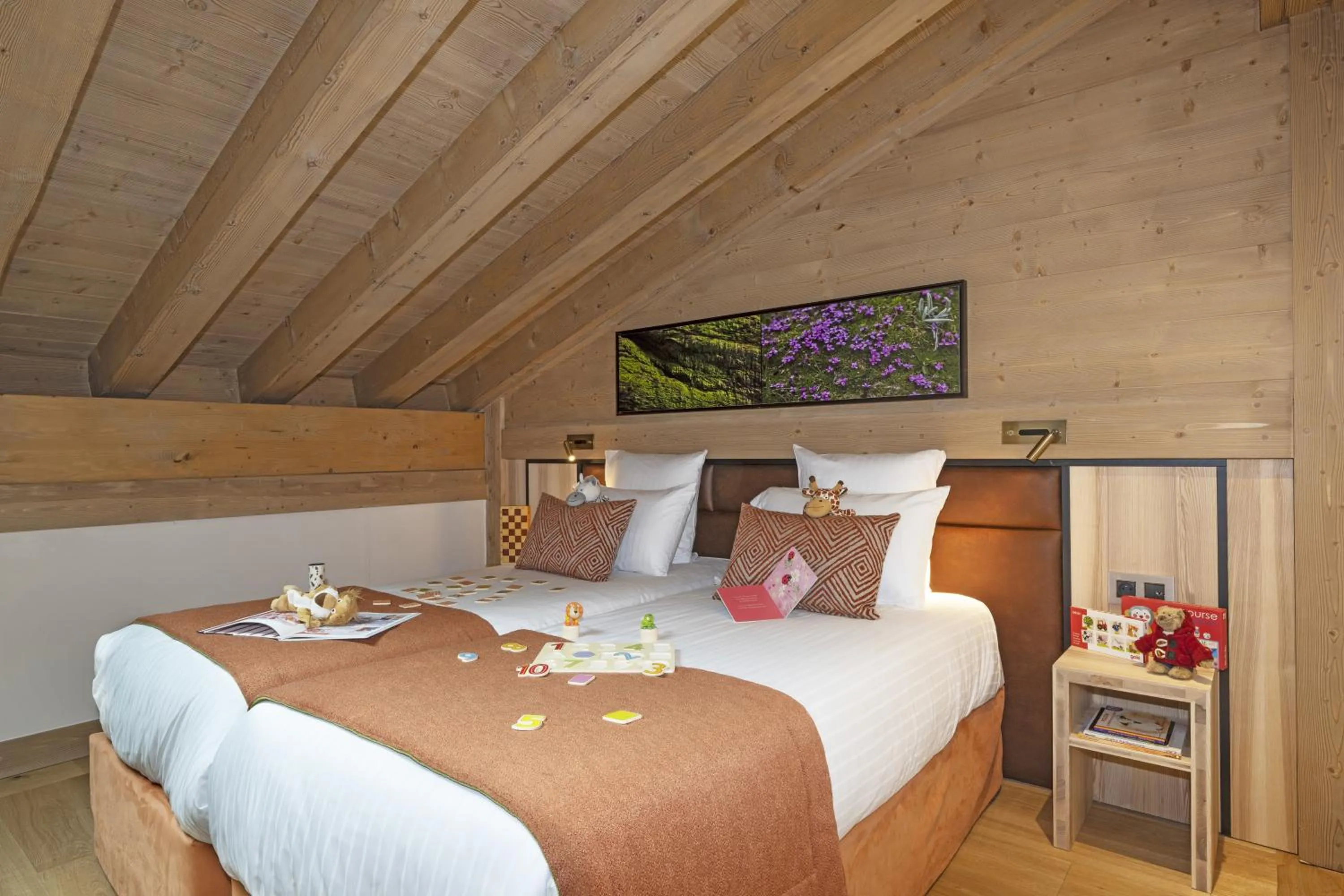 Photo of the whole room, Bed in MGM Hôtels & Résidences - Résidence Alpen Lodge
