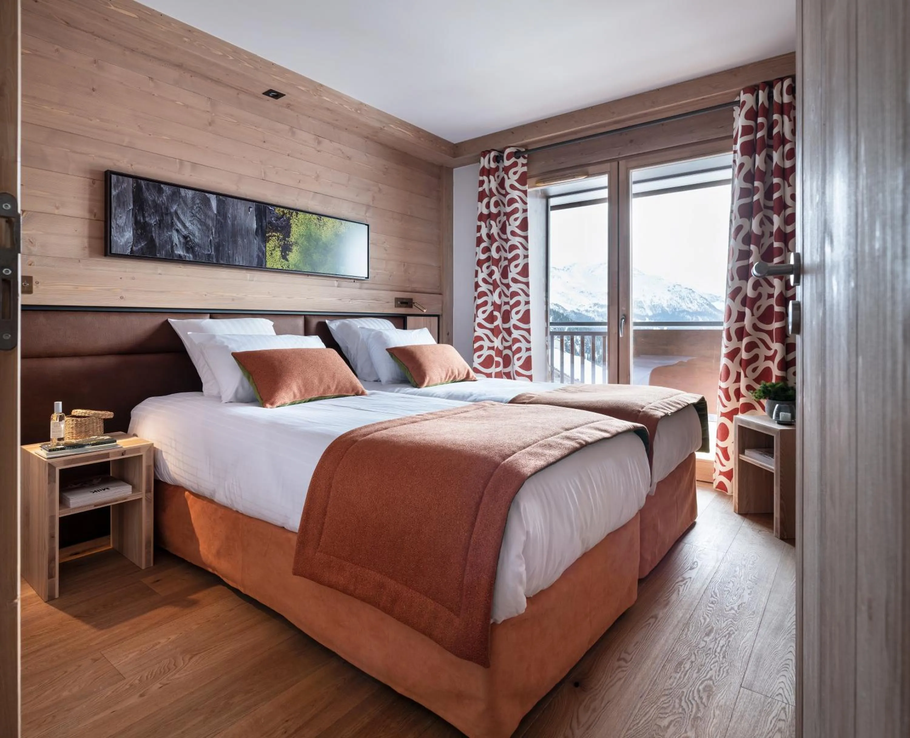 Photo of the whole room, Bed in MGM Hôtels & Résidences - Résidence Alpen Lodge