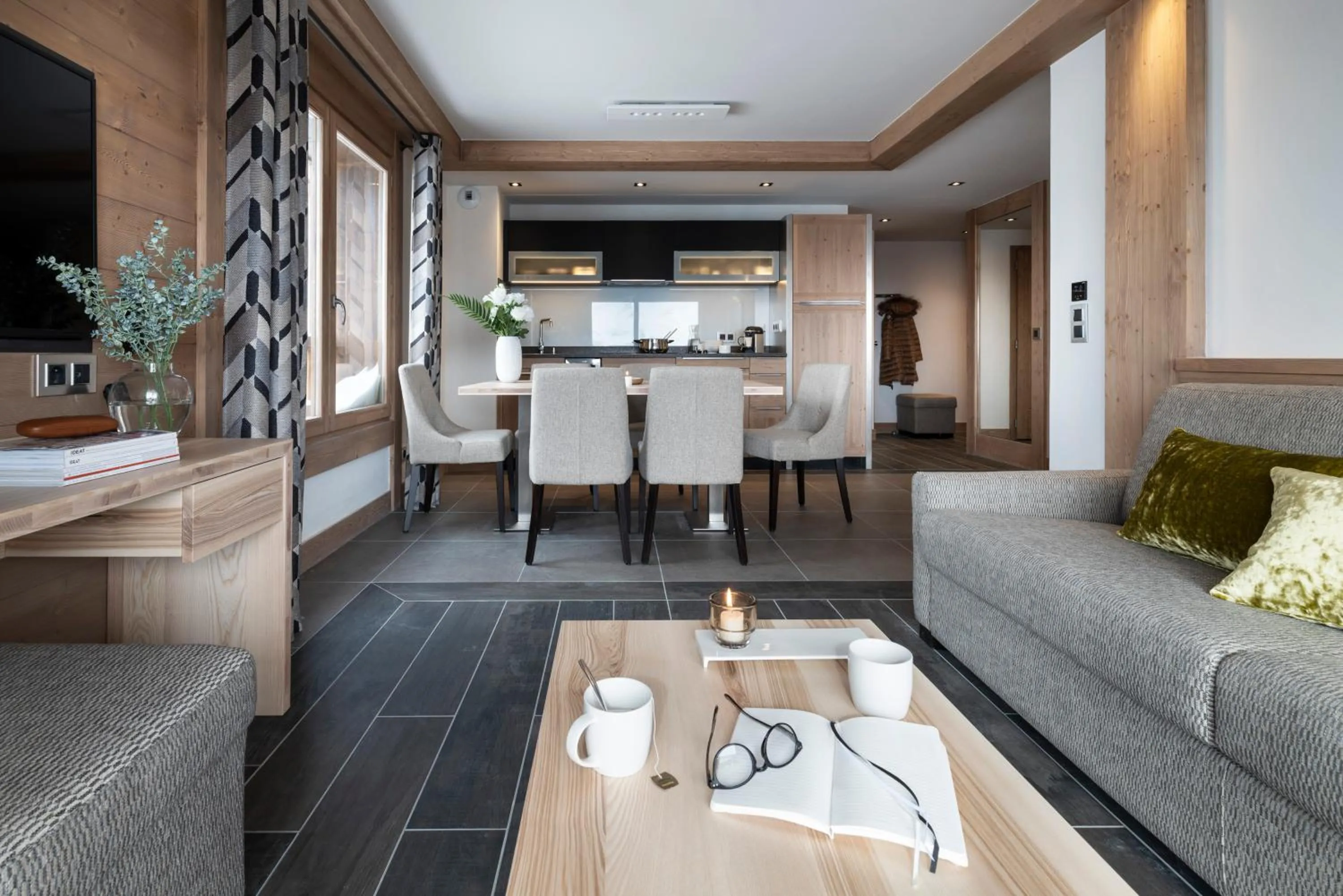 Kitchen or kitchenette in MGM Hôtels & Résidences - Résidence Alpen Lodge