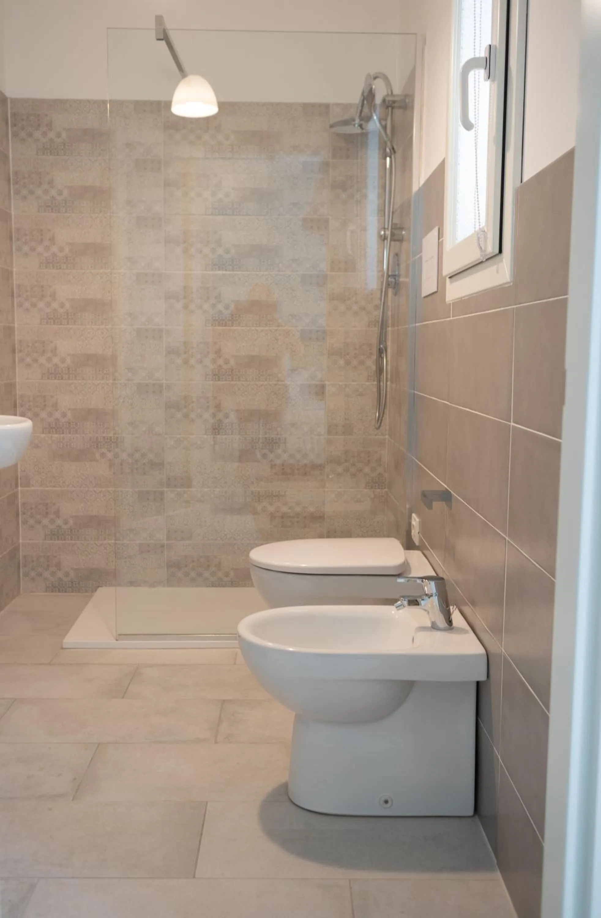 Shower in Intra Rooms