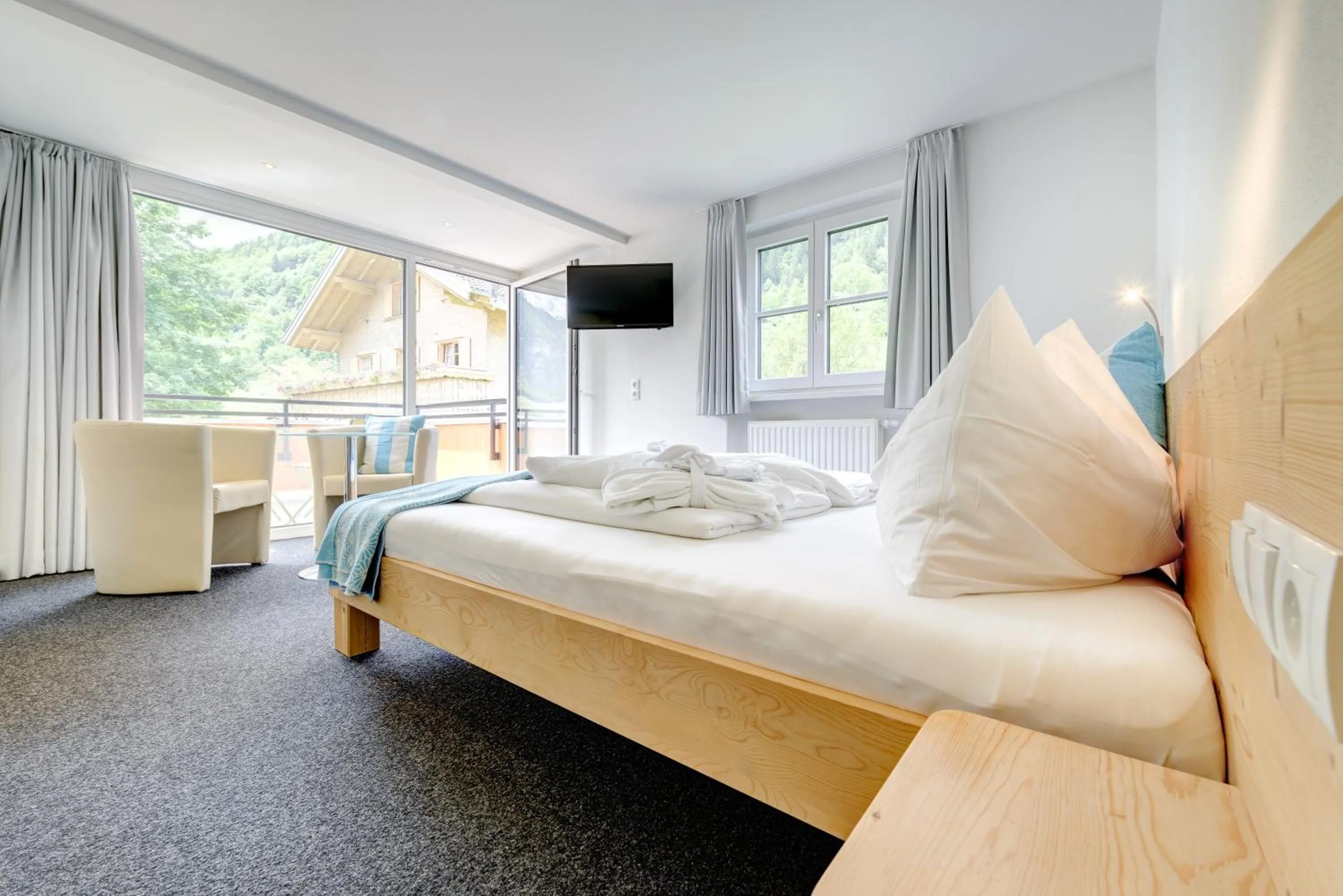 TV and multimedia, Bed in Hotel Lün