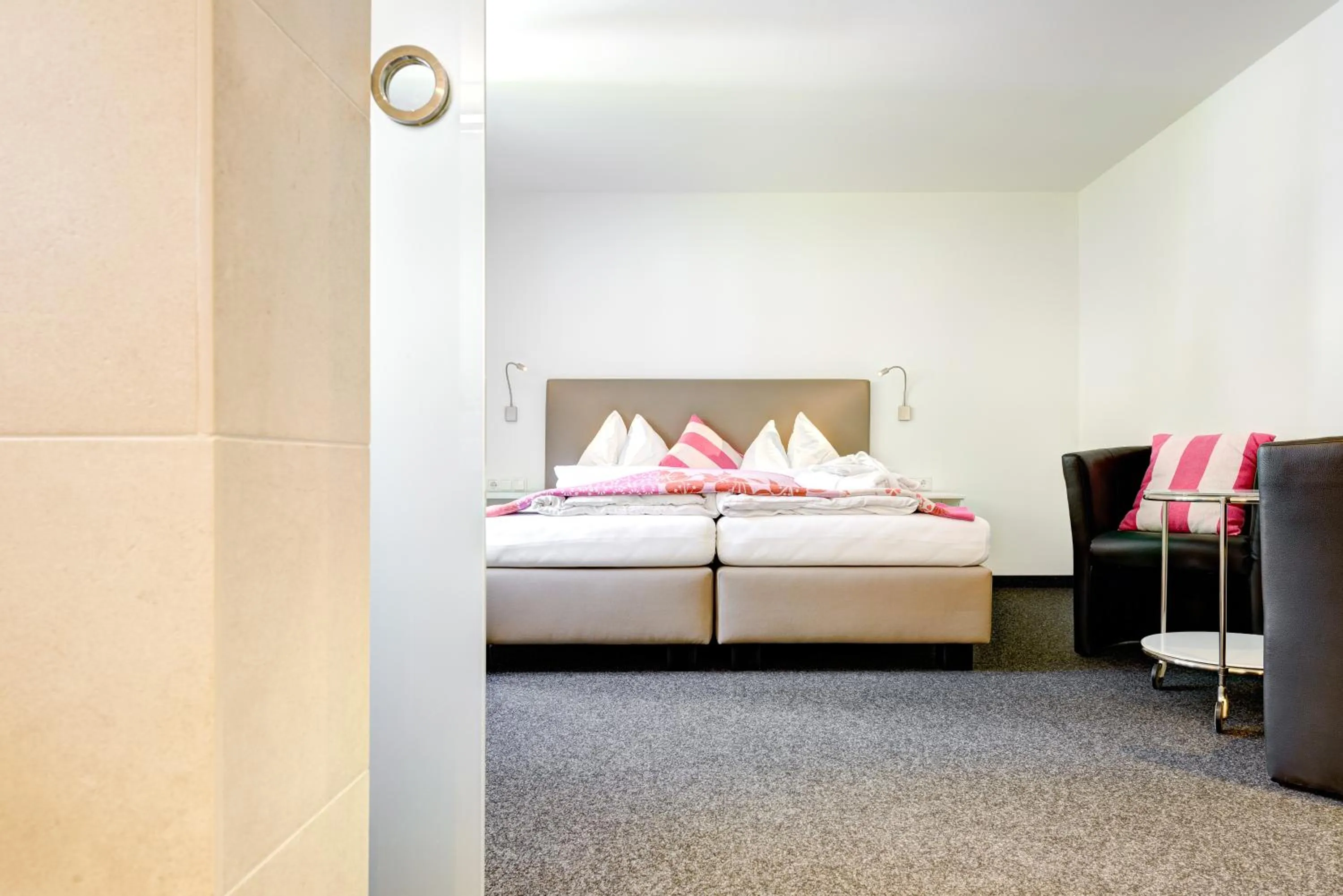 Bedroom, Bed in Hotel Lün