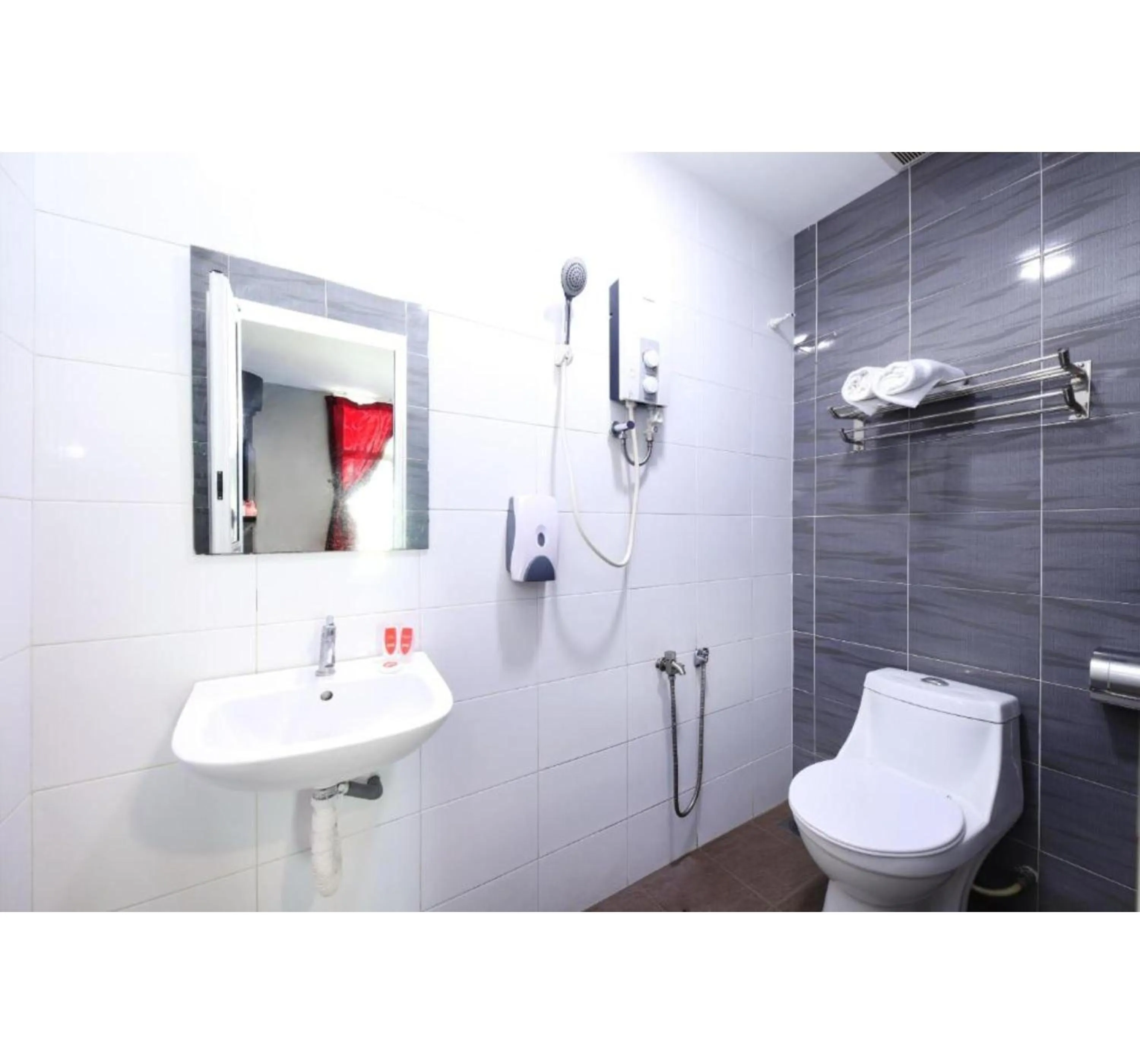 Bathroom in Hotel O 365 Nice Stay