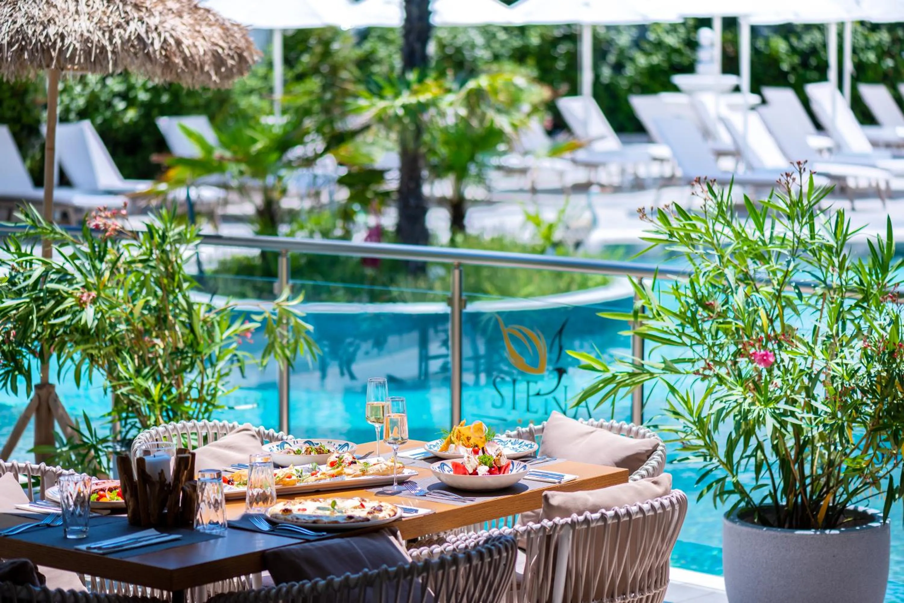 Food and drinks in Siena Premium Retreat