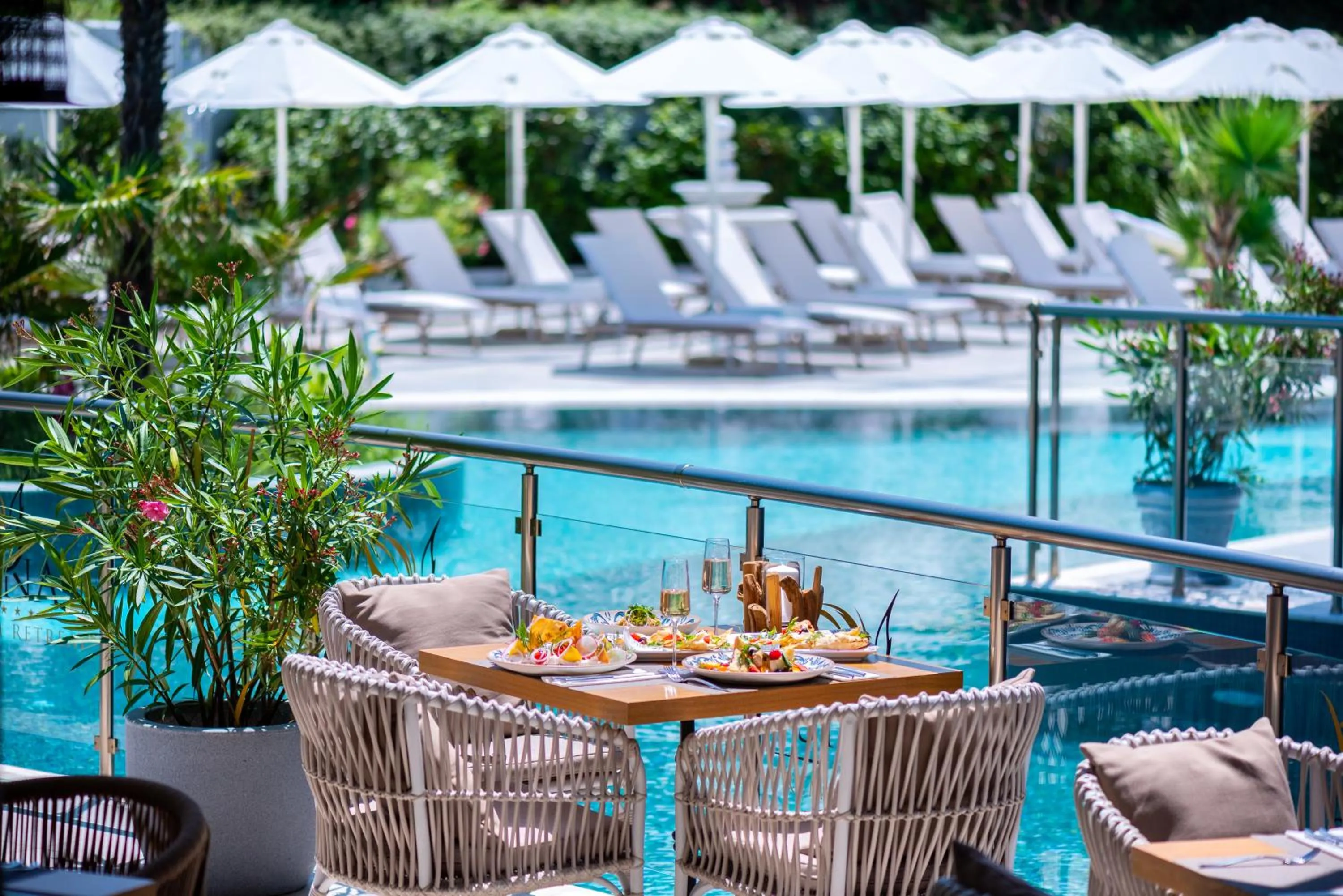 Restaurant/places to eat in Siena Premium Retreat