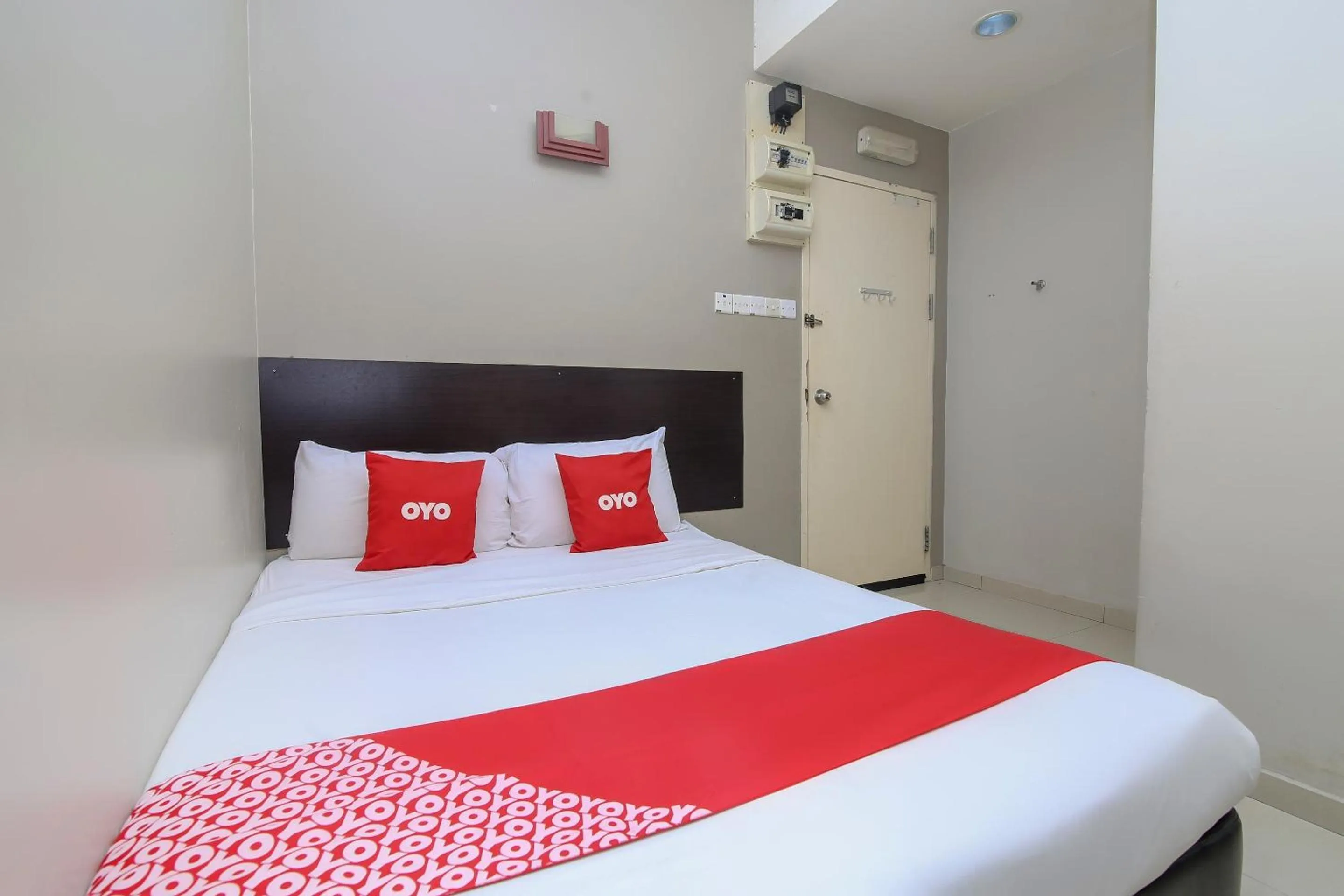 Bedroom, Bed in Hotel O Nice Stay Three Six Five Services