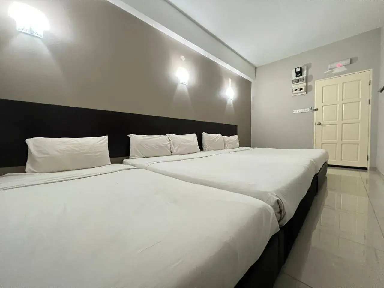 Superior Family Room in Hotel O Nice Stay Three Six Five Services Superior Family Room in Hotel O Nice Stay Three Six Five Services