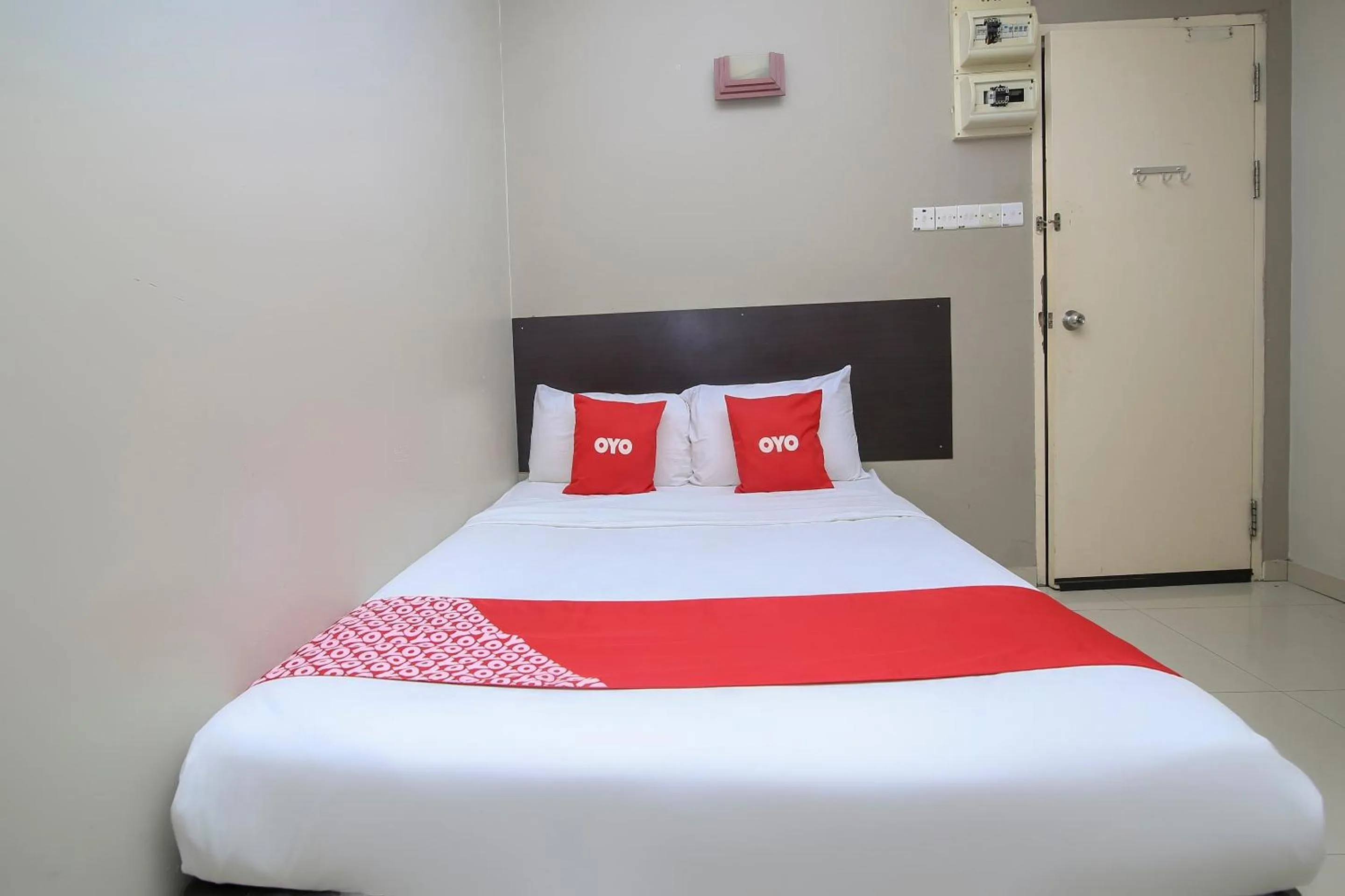 Bedroom, Bed in Hotel O Nice Stay Three Six Five Services