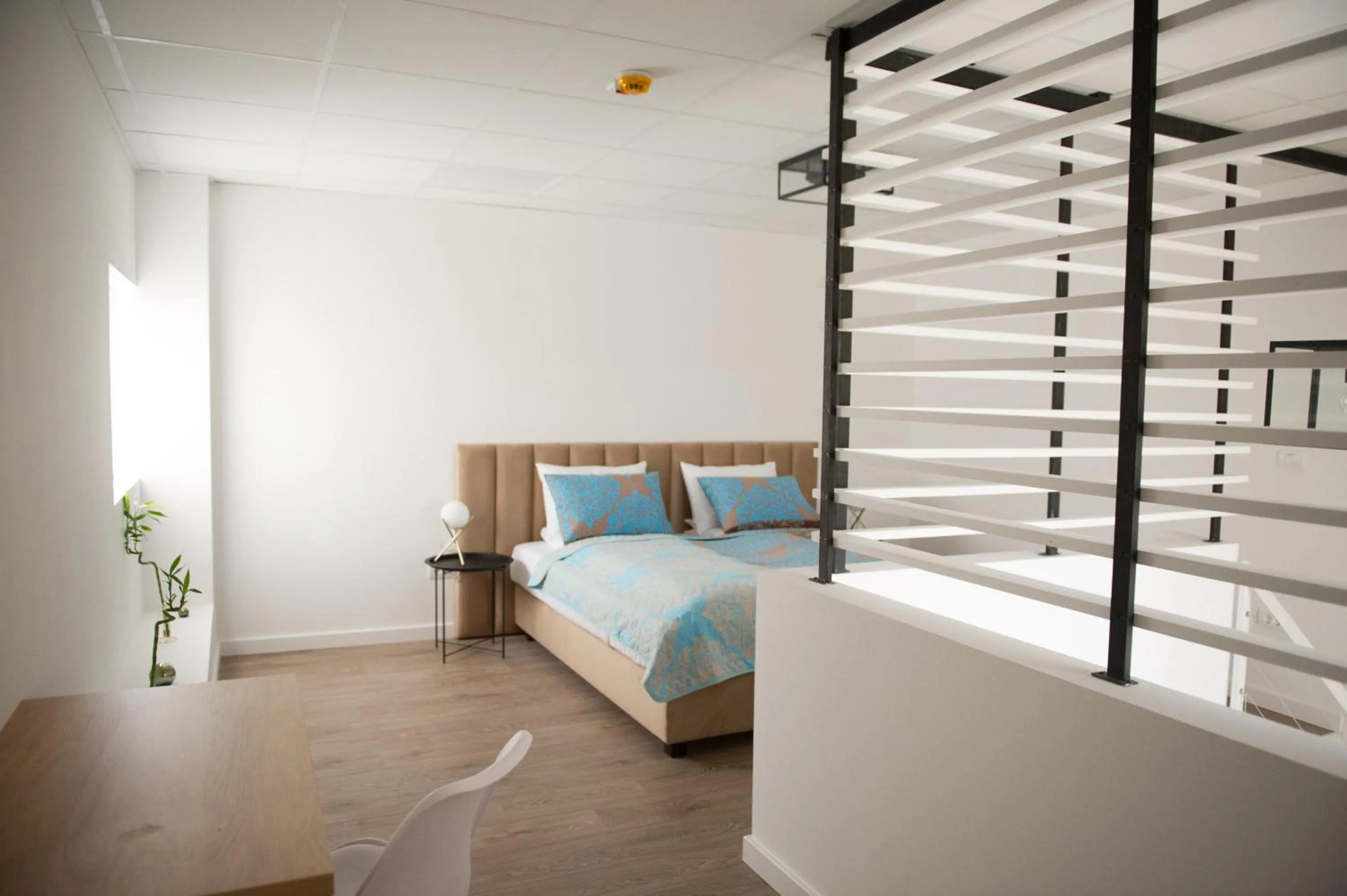 Library, Bed in FRIENDS RESIDENCE Apartments