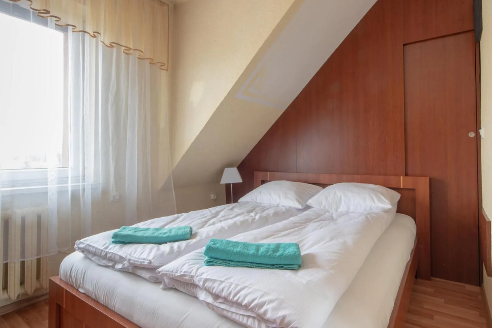 Photo of the whole room, Bed in Admiral aqua resort