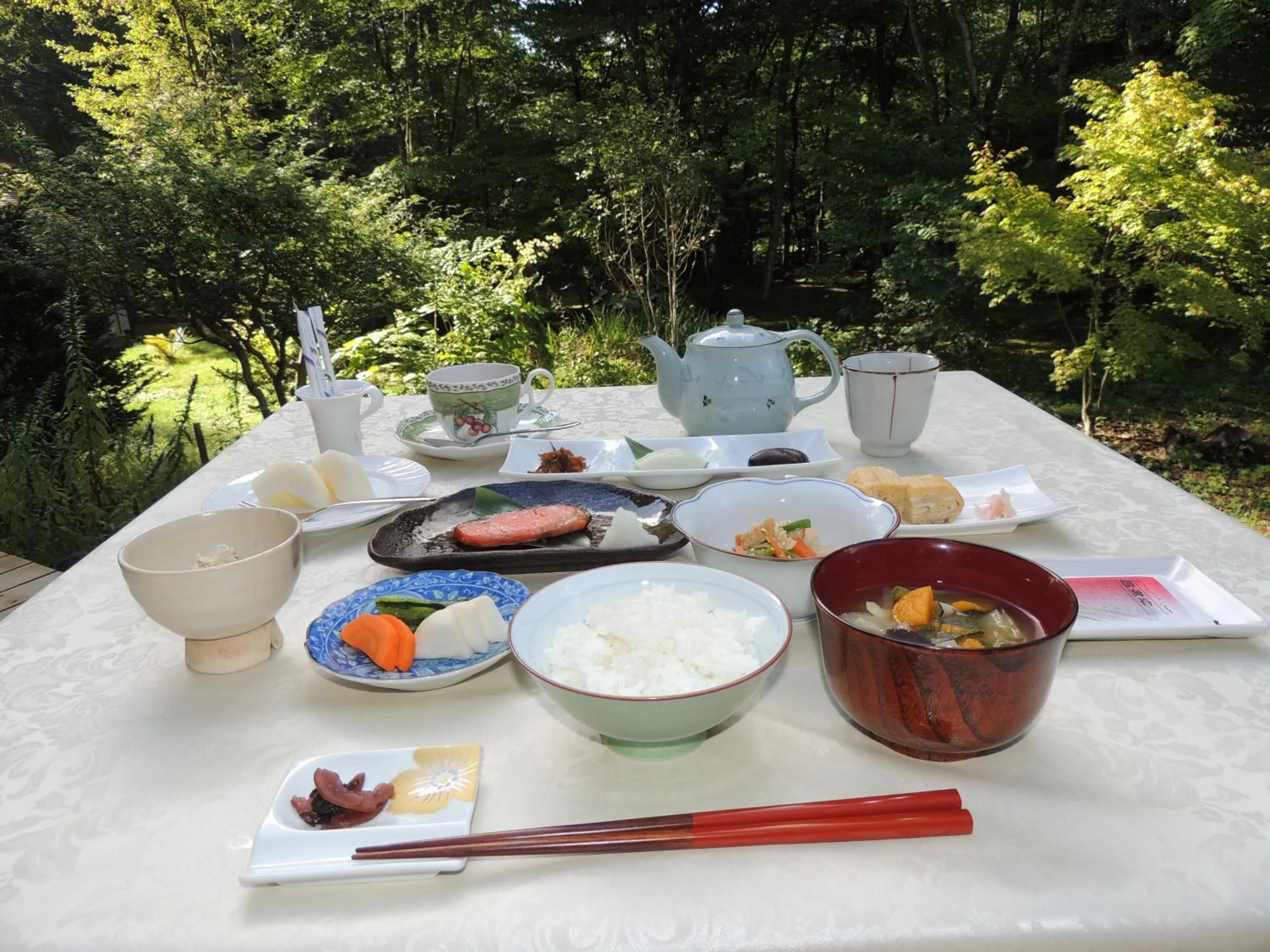 Food and drinks in B&B Hotel Hyochoan