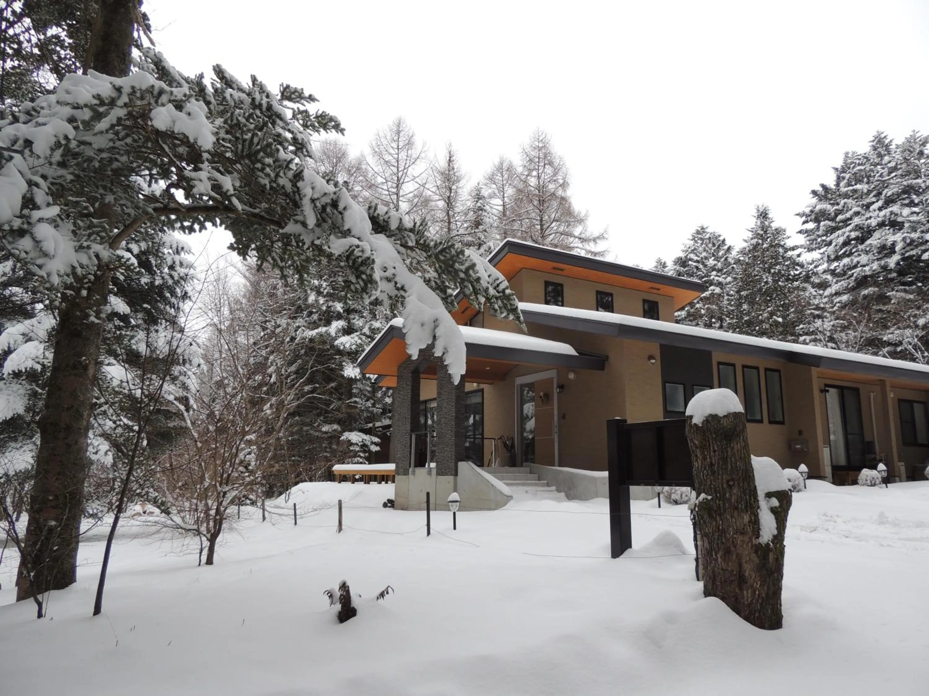 Property building in B&B Hotel Hyochoan