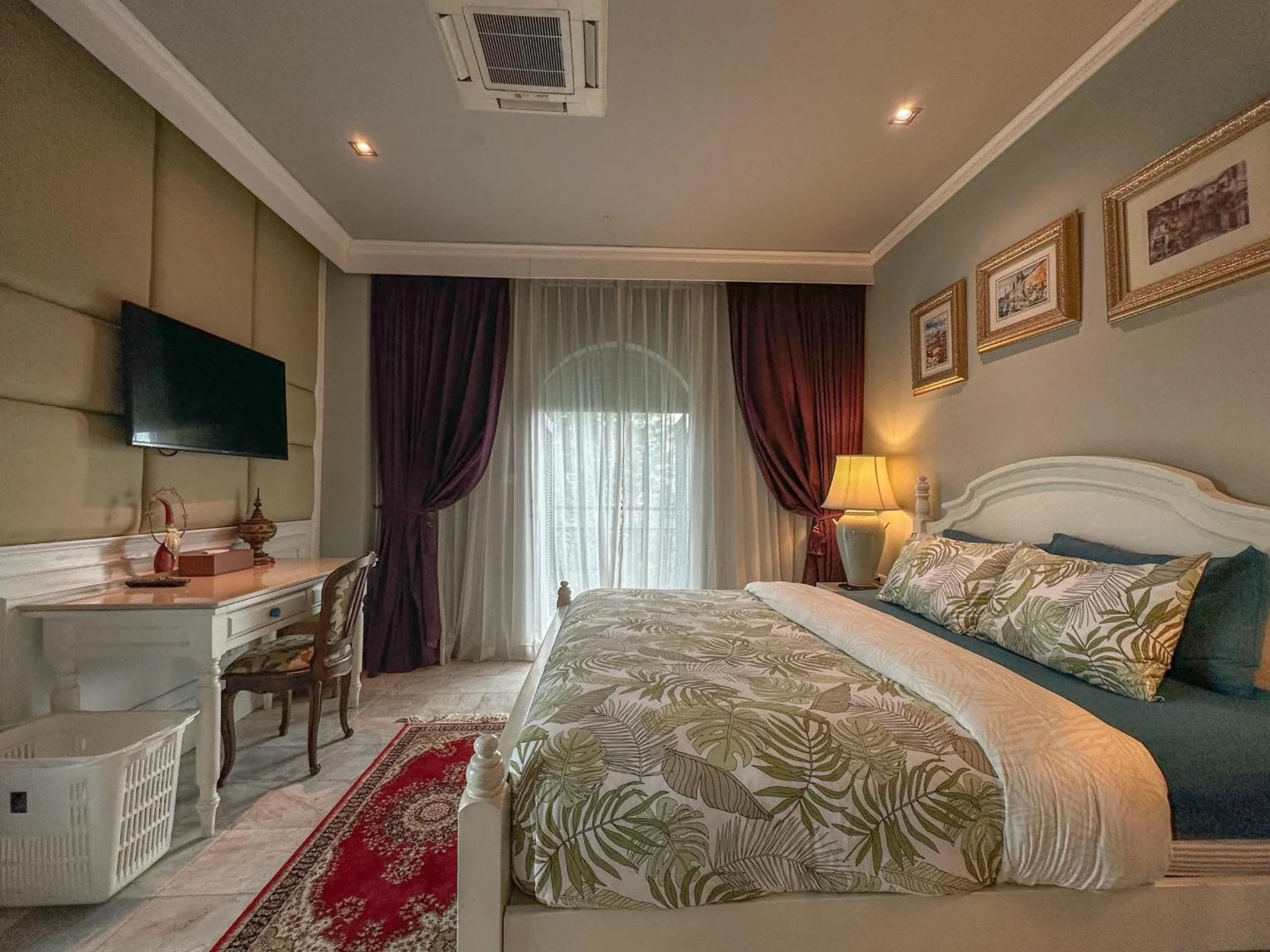 Bed in At Pingnakorn Huaykaew