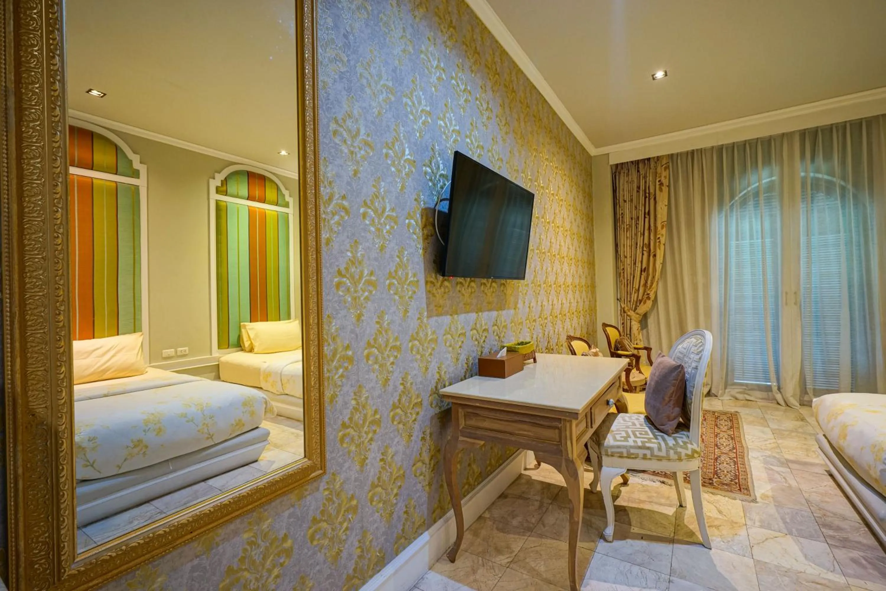 Bed in At Pingnakorn Huaykaew