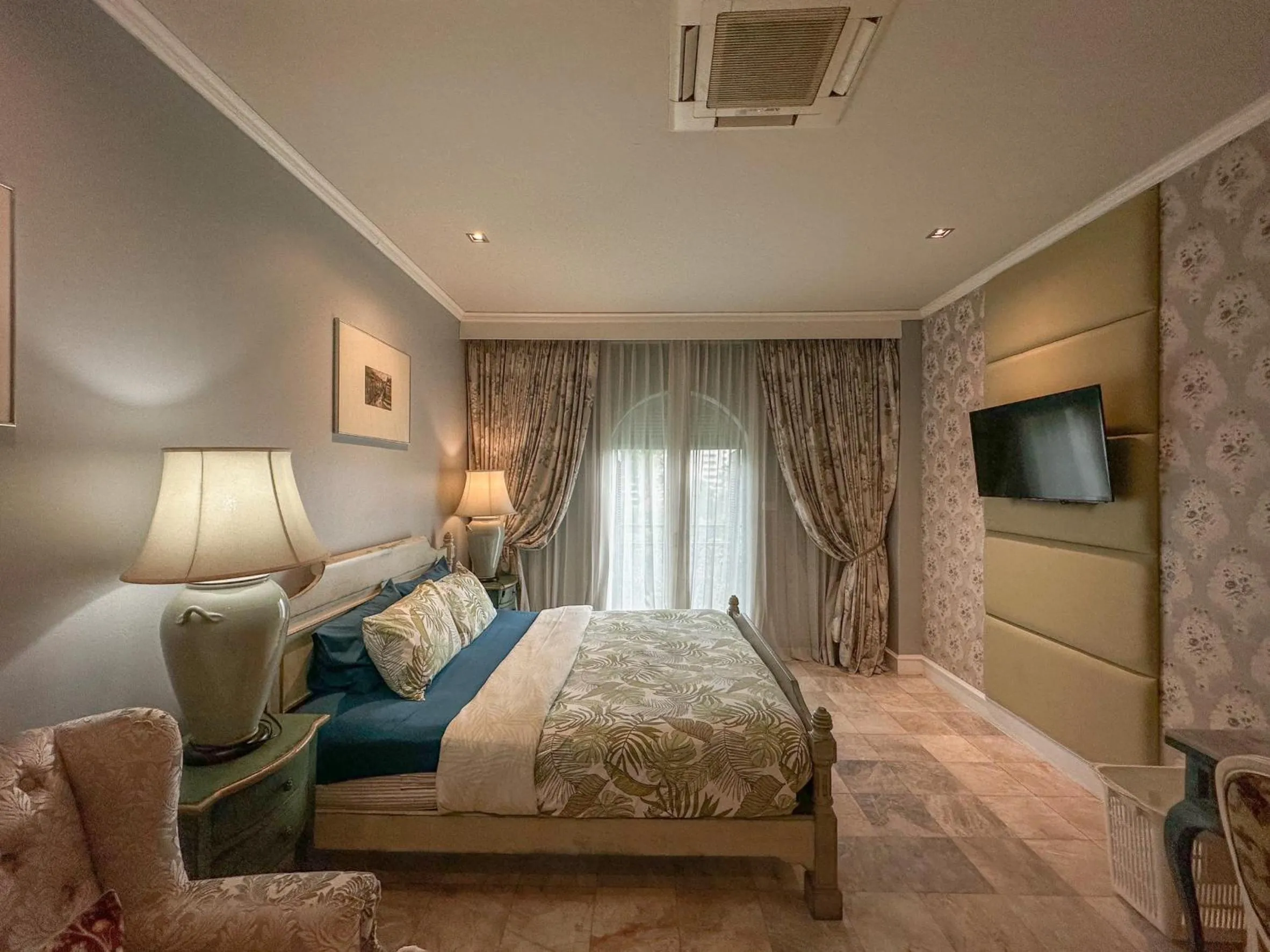 Bed in At Pingnakorn Huaykaew