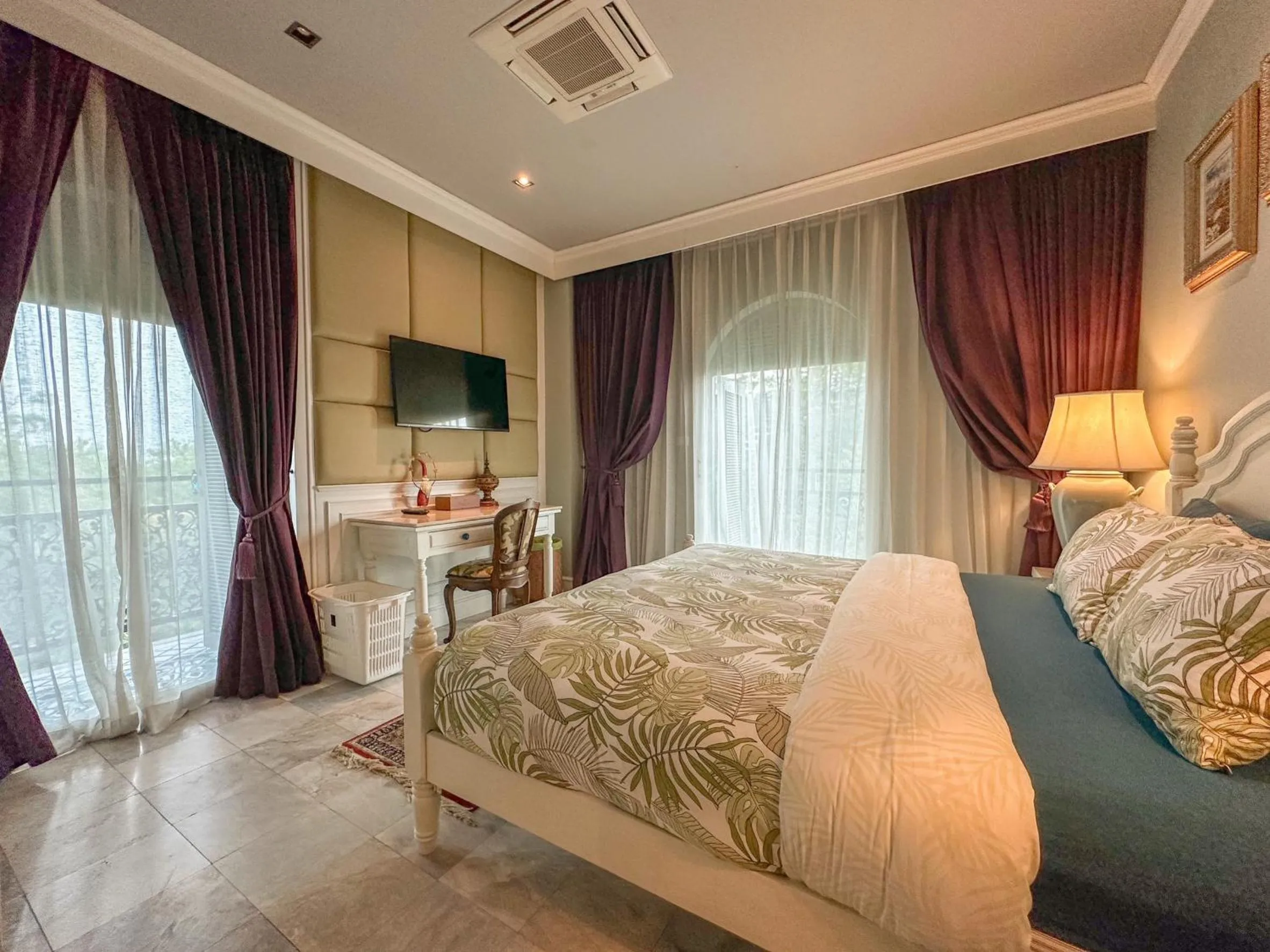 Bed in At Pingnakorn Huaykaew