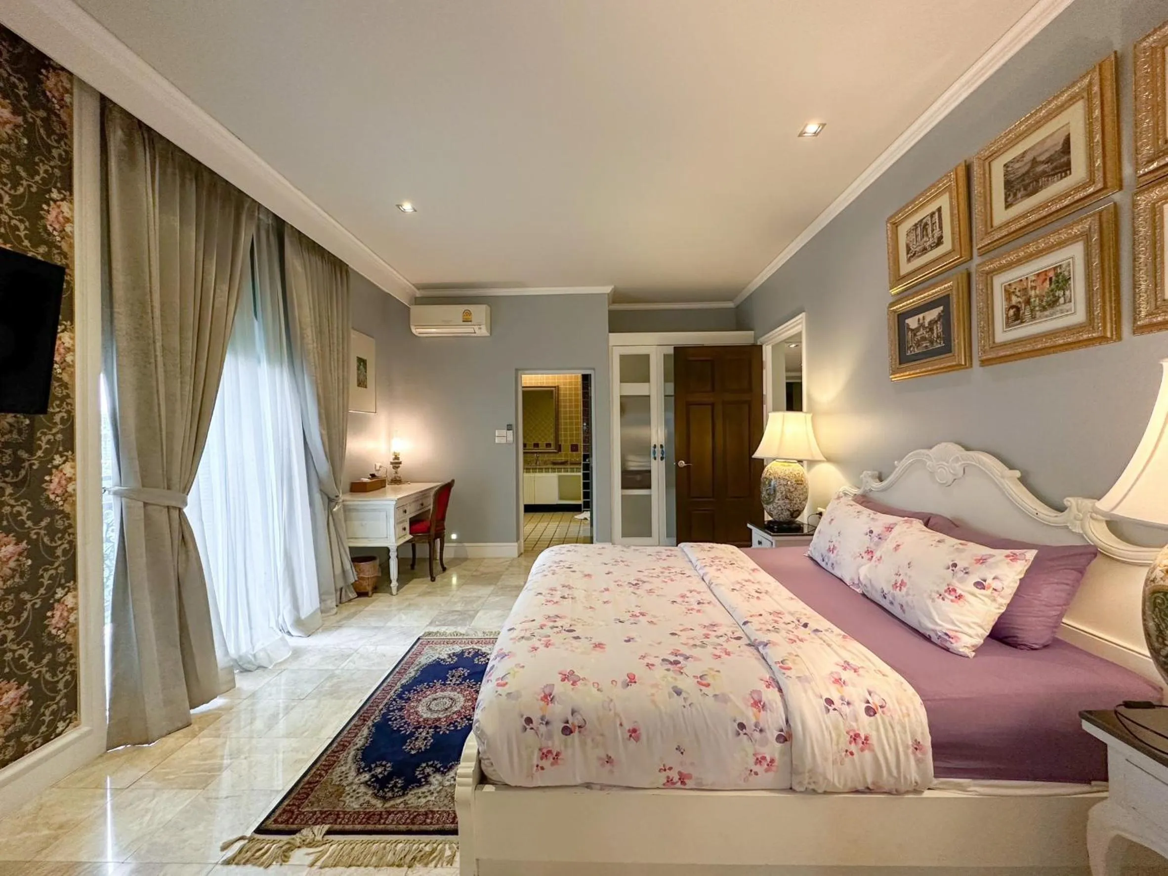 Bed in At Pingnakorn Huaykaew