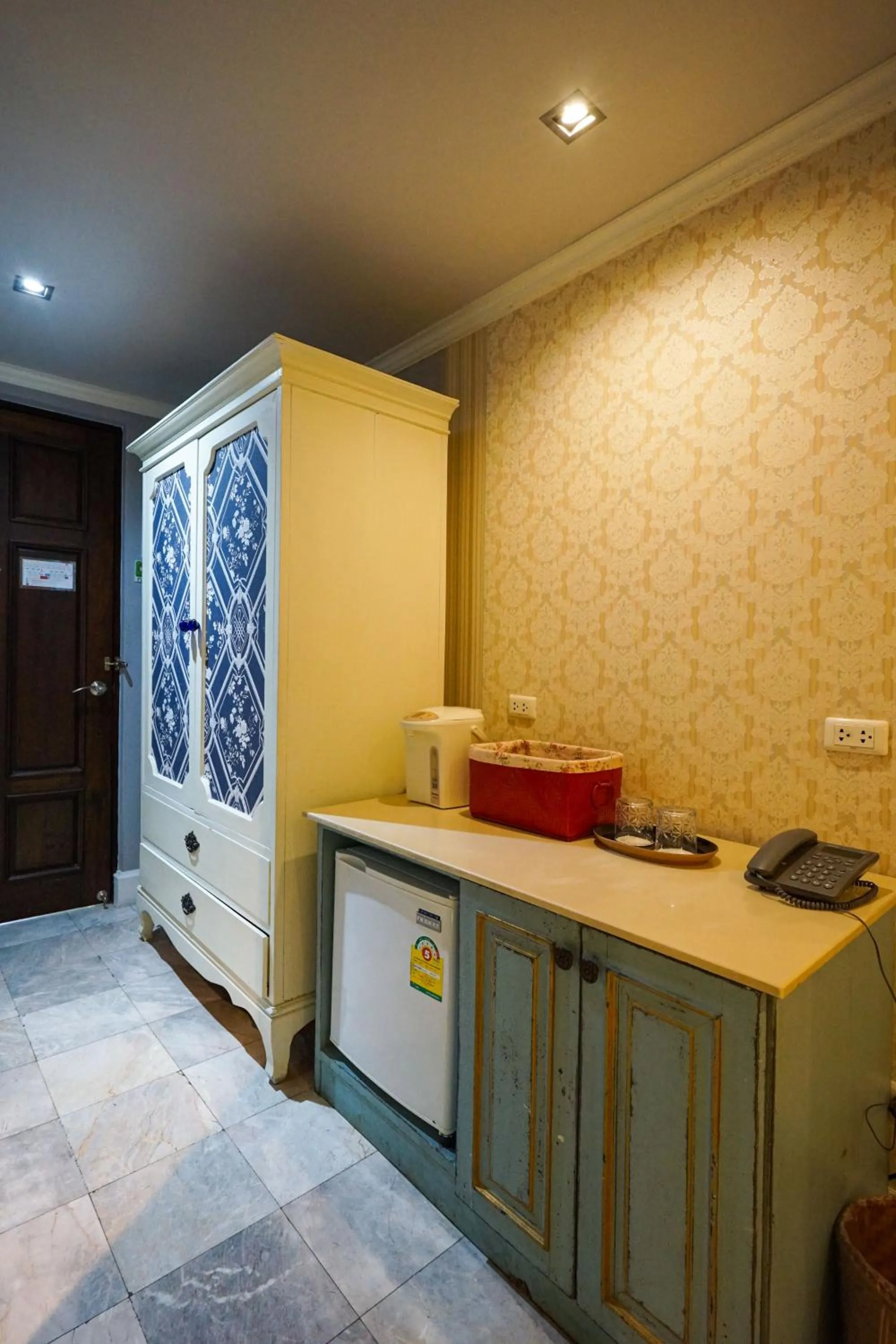 At Pingnakorn Huaykaew