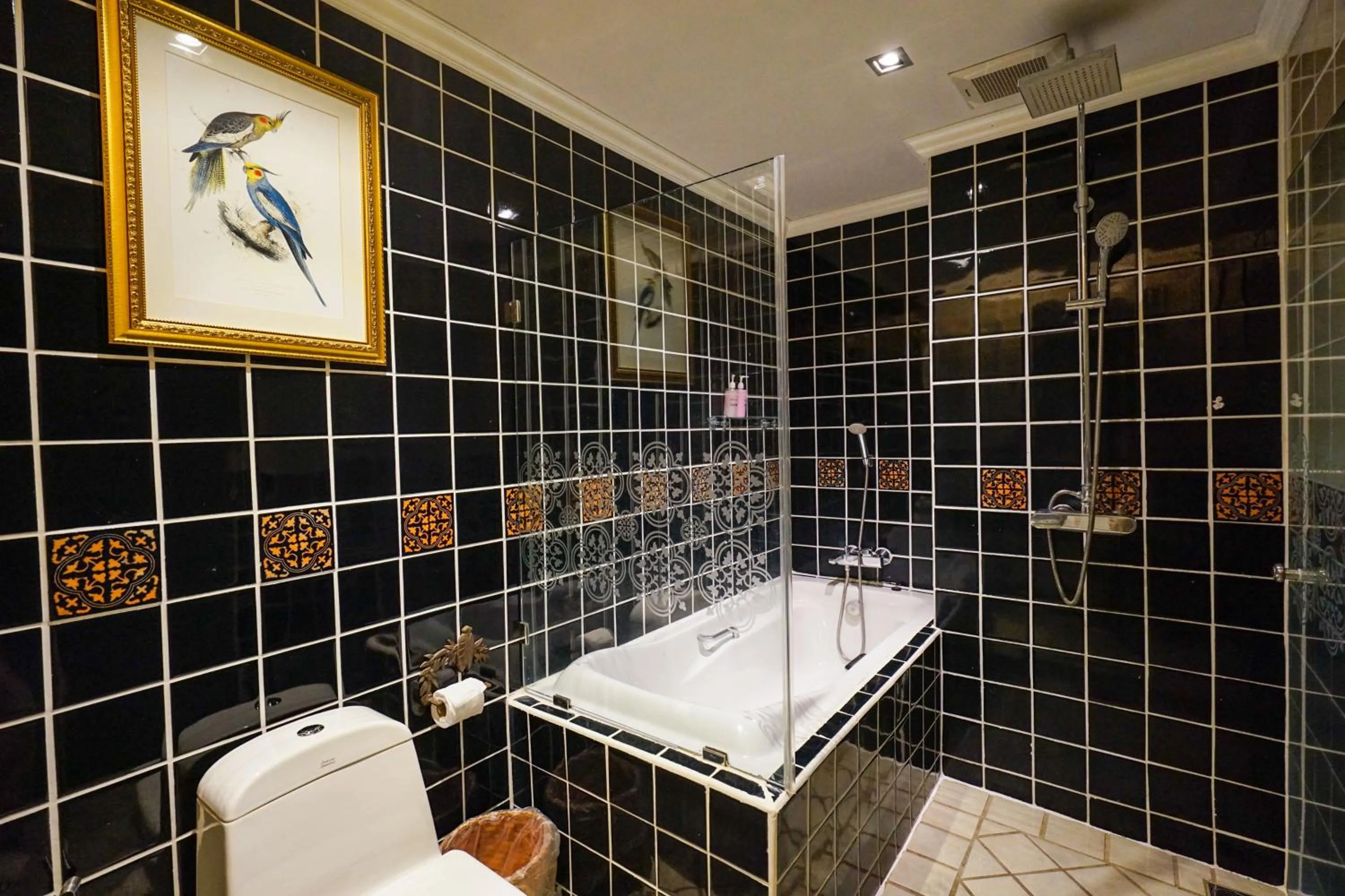 At Pingnakorn Huaykaew