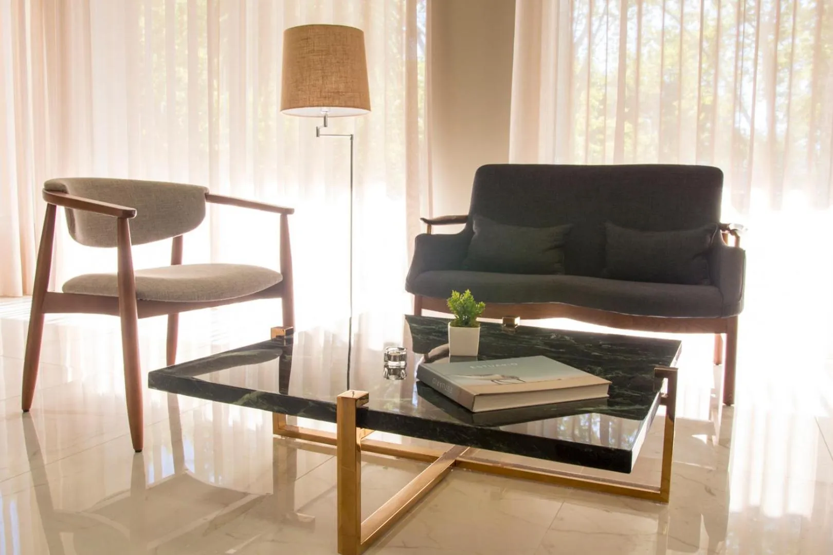 Communal lounge/ TV room in Melia Setubal