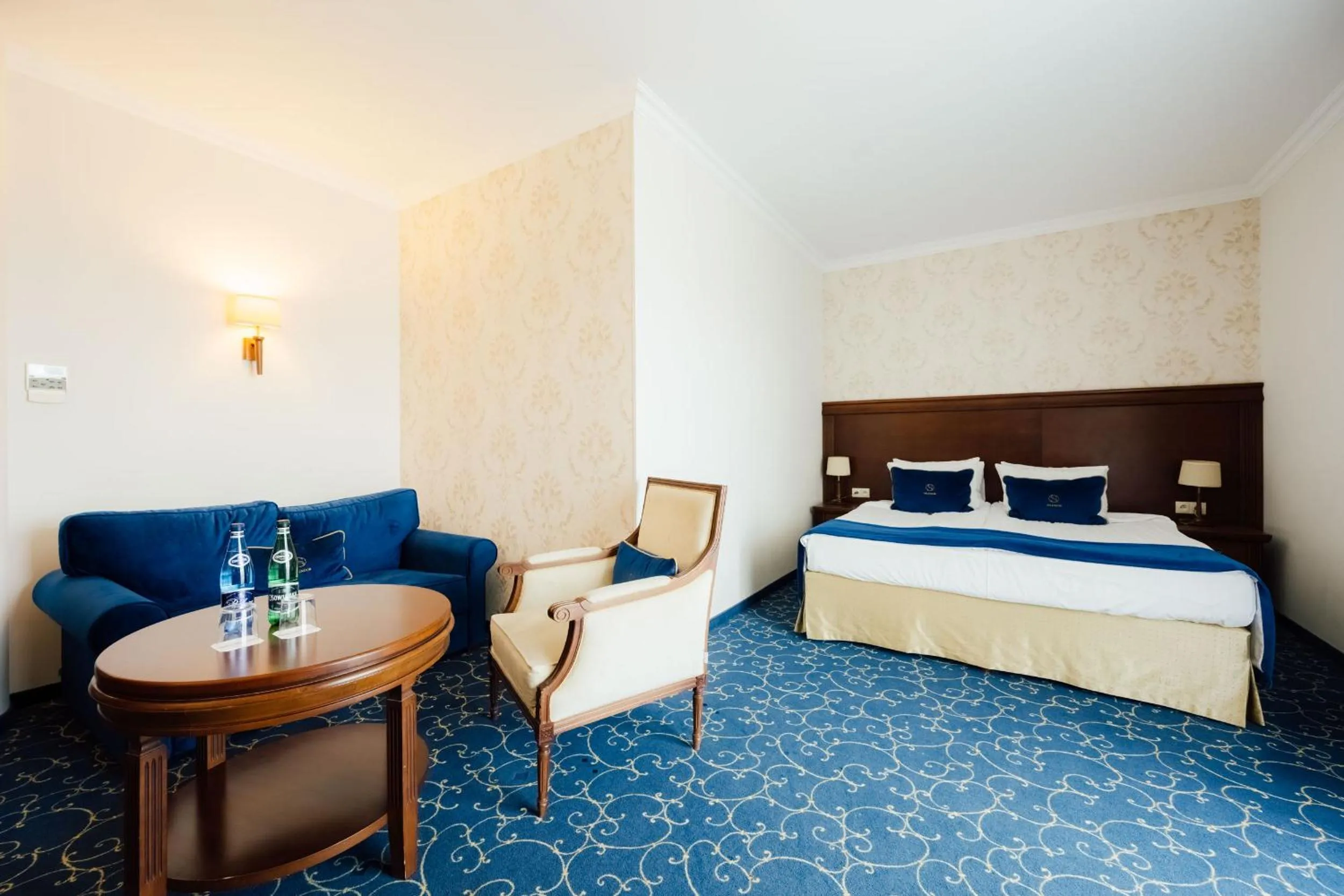 Bed in Hotel Splendor