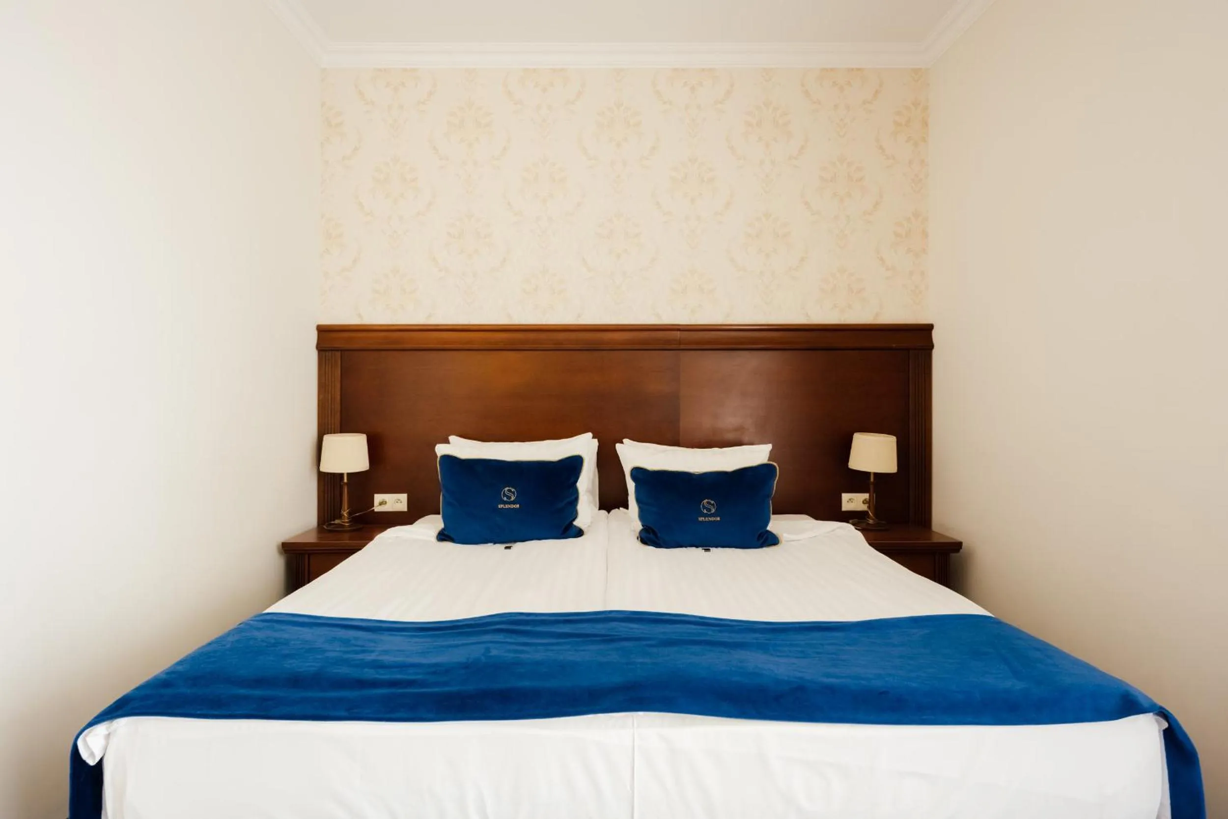 Bed in Hotel Splendor