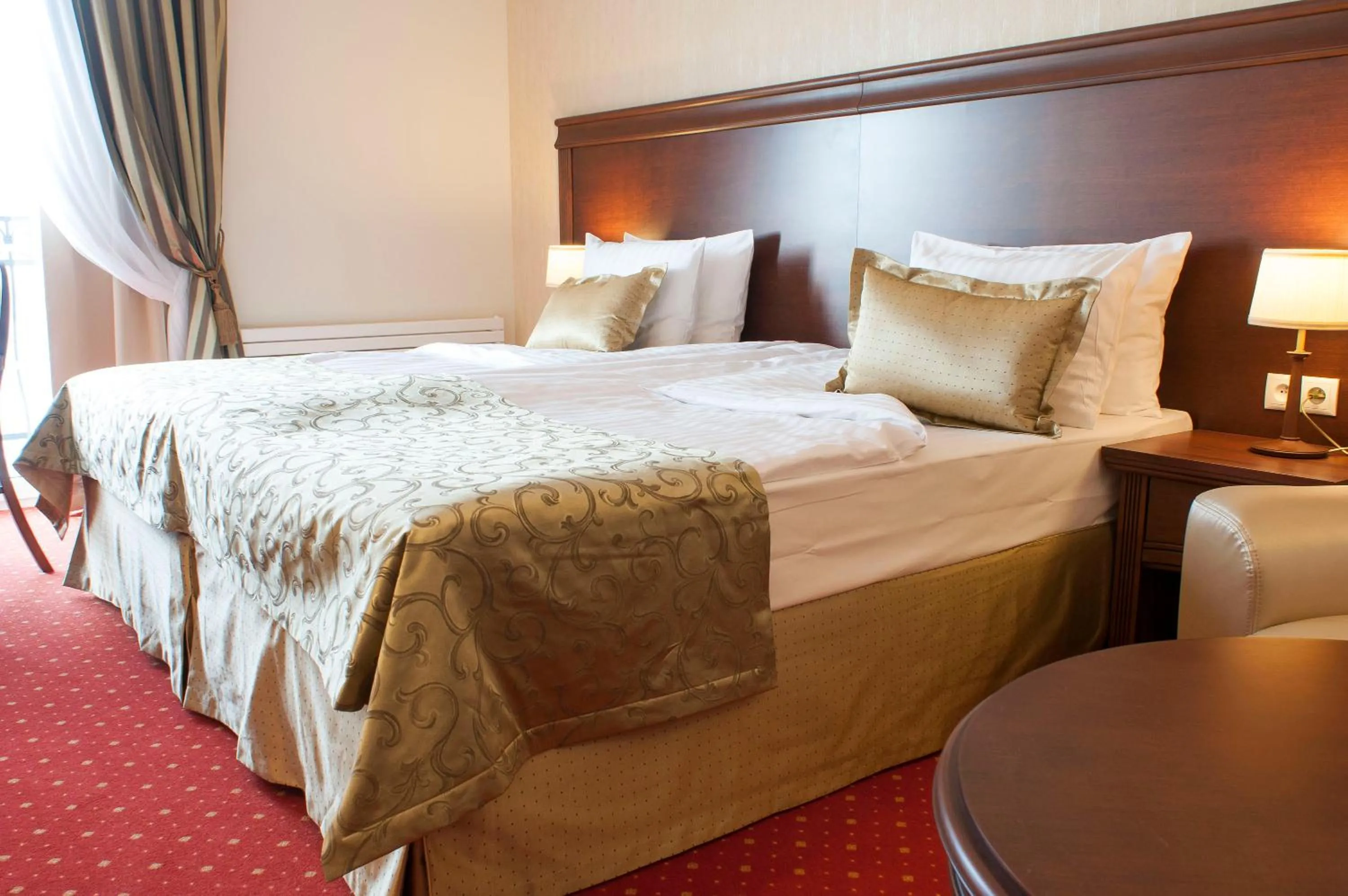 Bed in Hotel Splendor