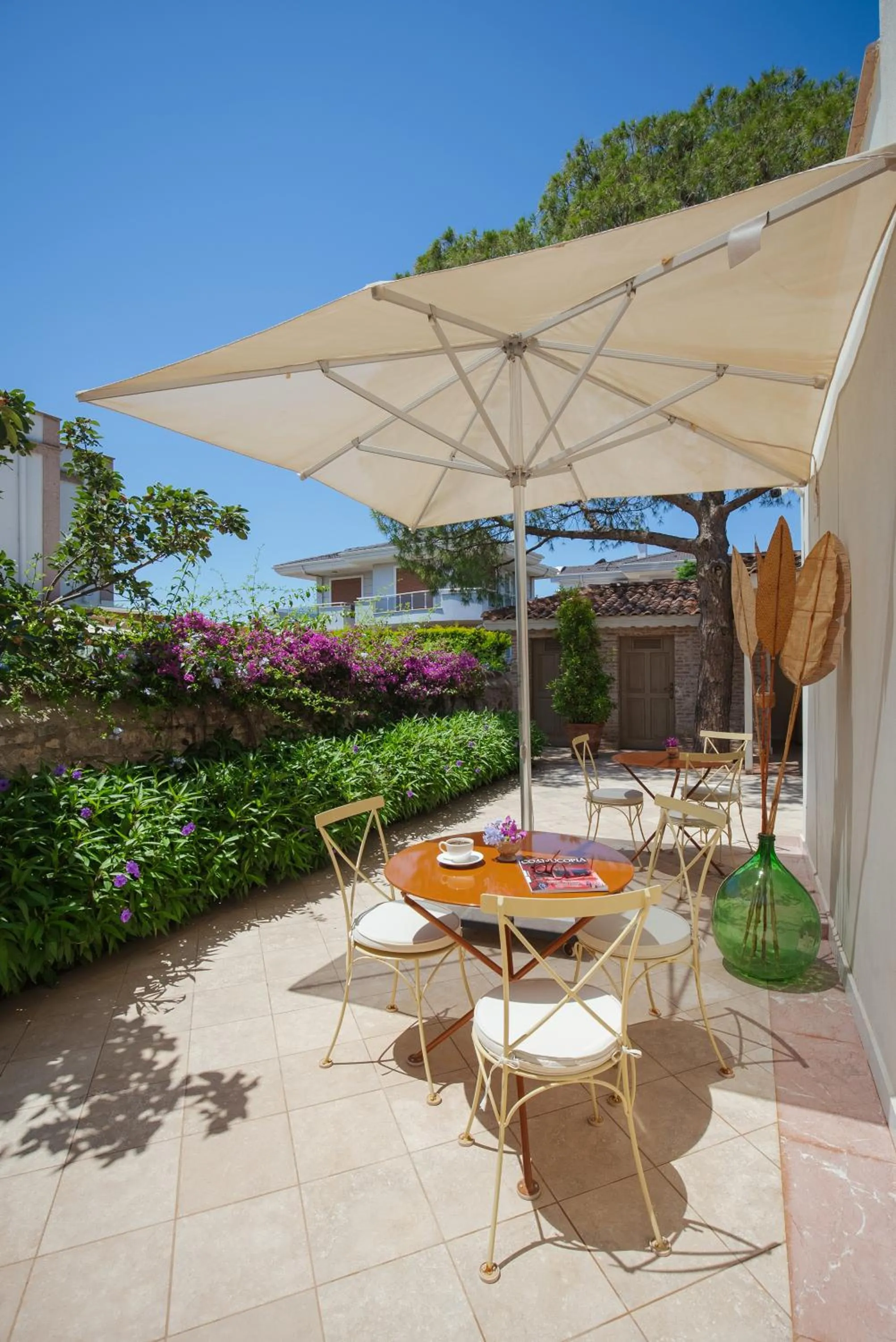 Seating area in Elia Hotel Cunda by Ortunc