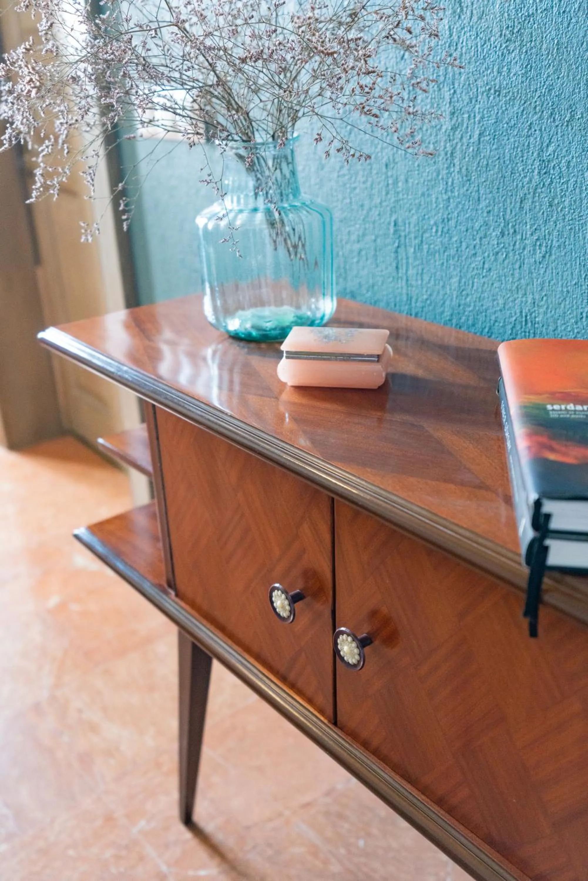 hair dresser in Elia Hotel Cunda by Ortunc