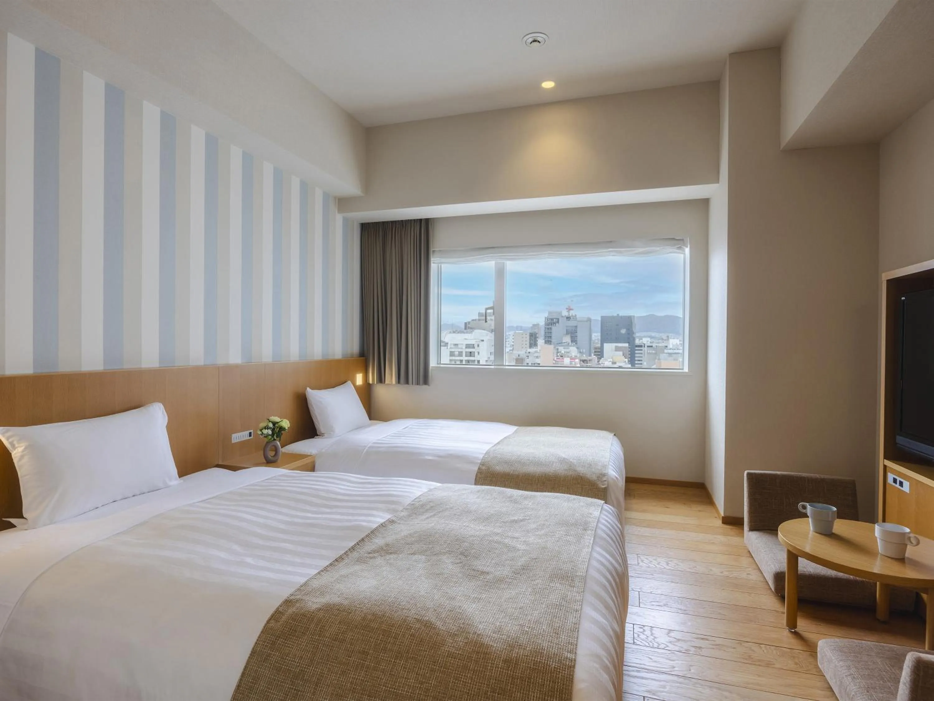 Photo of the whole room, Bed in Hiroshima Washington Hotel