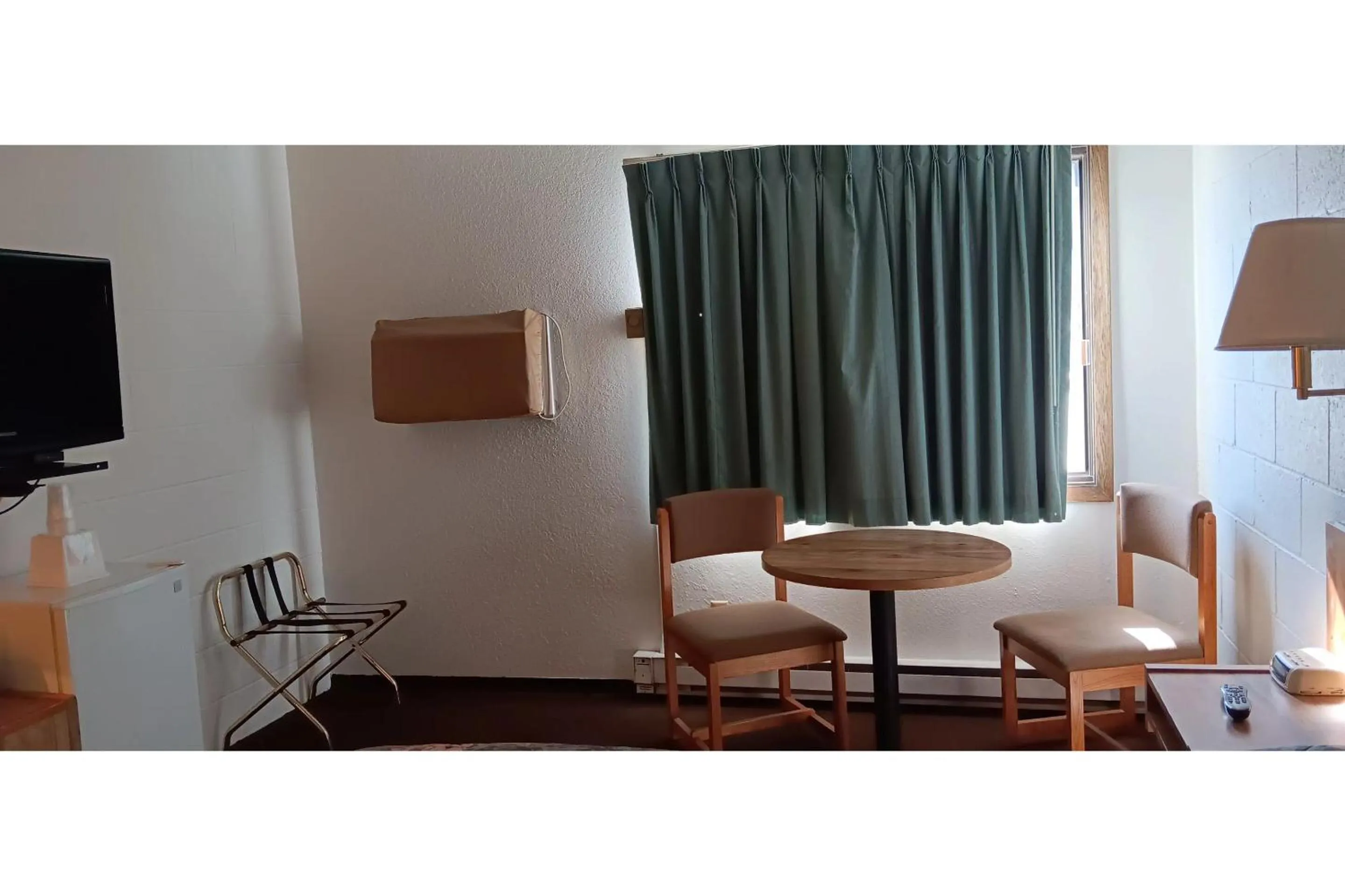 Bedroom in Scotwood Motel by OYO Washburn ND