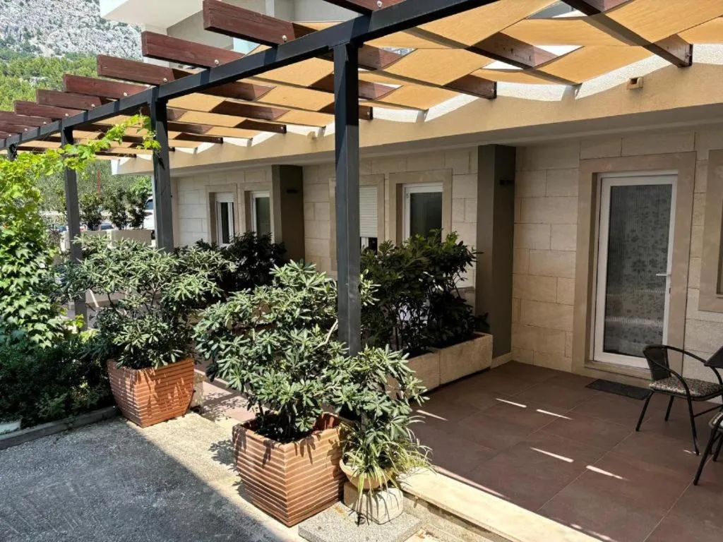 Apartments Adria