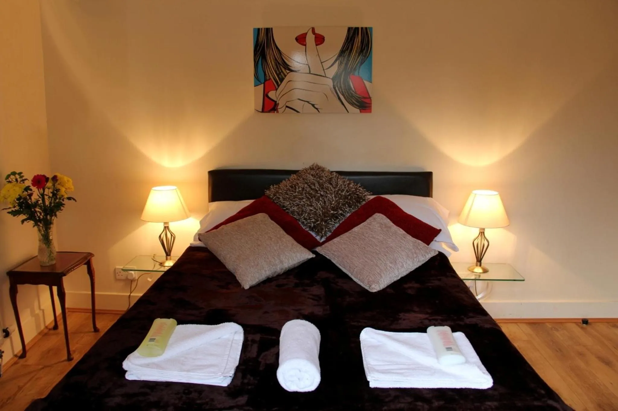 Bed in The Crystal Lodge Hotel