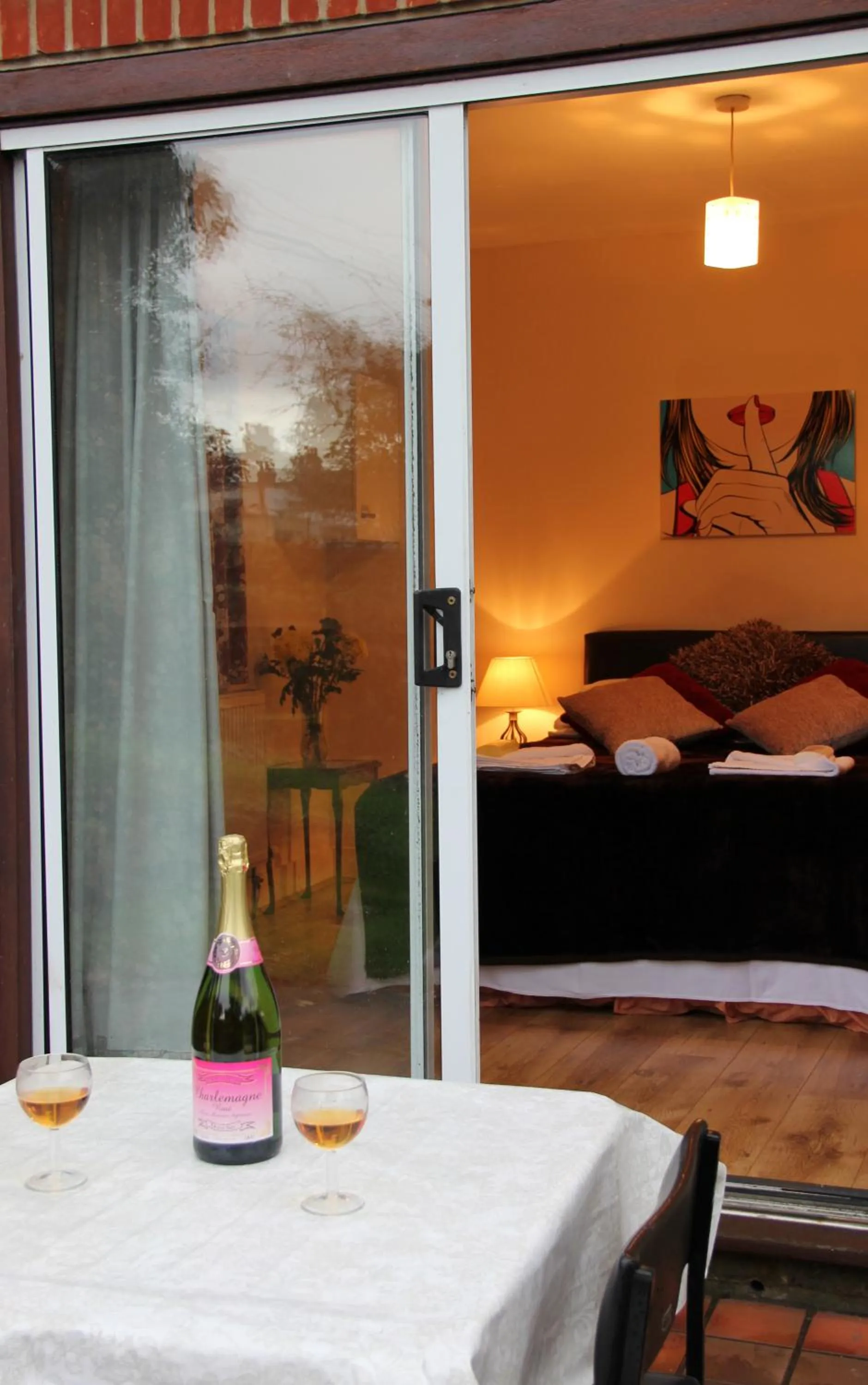 Bed in The Crystal Lodge Hotel