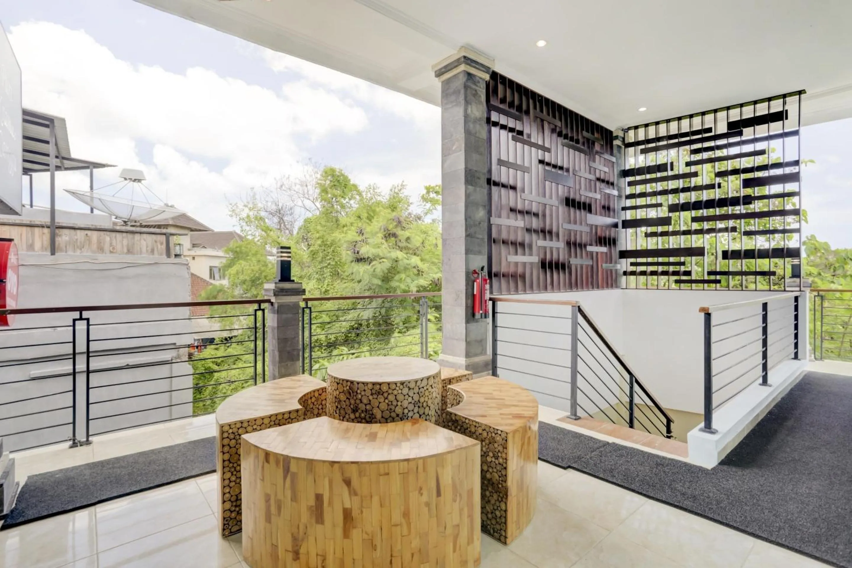 Lobby or reception in Hotel O Puri Kramas Canggu