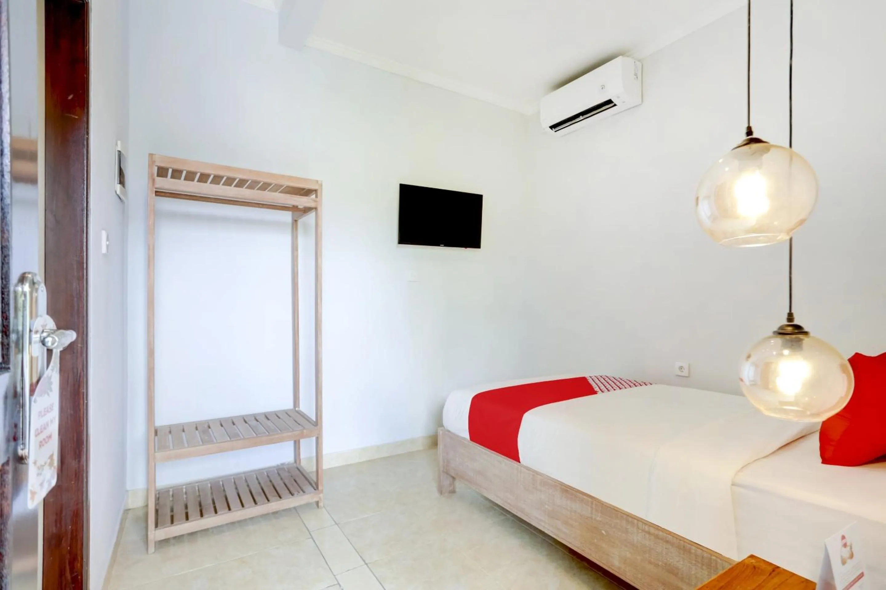 Bedroom, Bed in Hotel O Puri Kramas Canggu