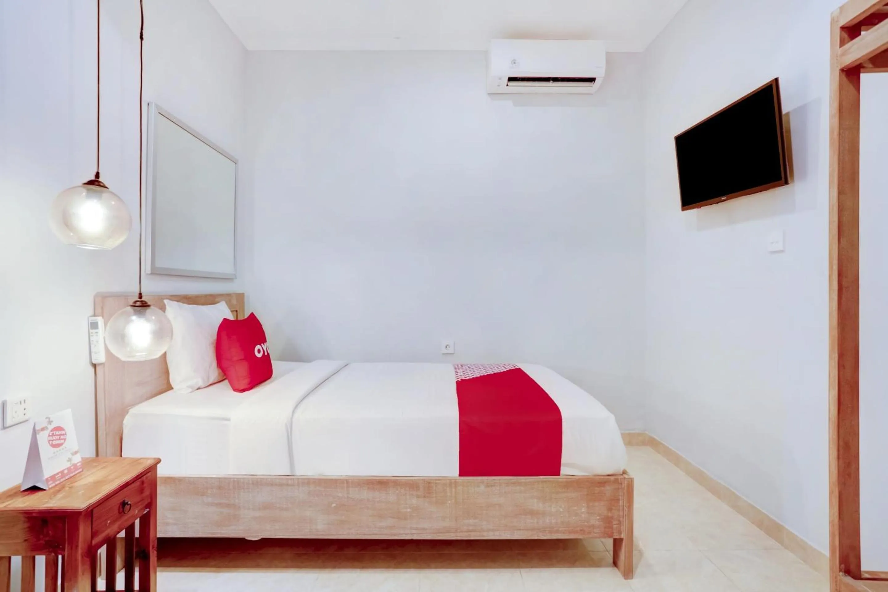 Bedroom, Bed in Hotel O Puri Kramas Canggu