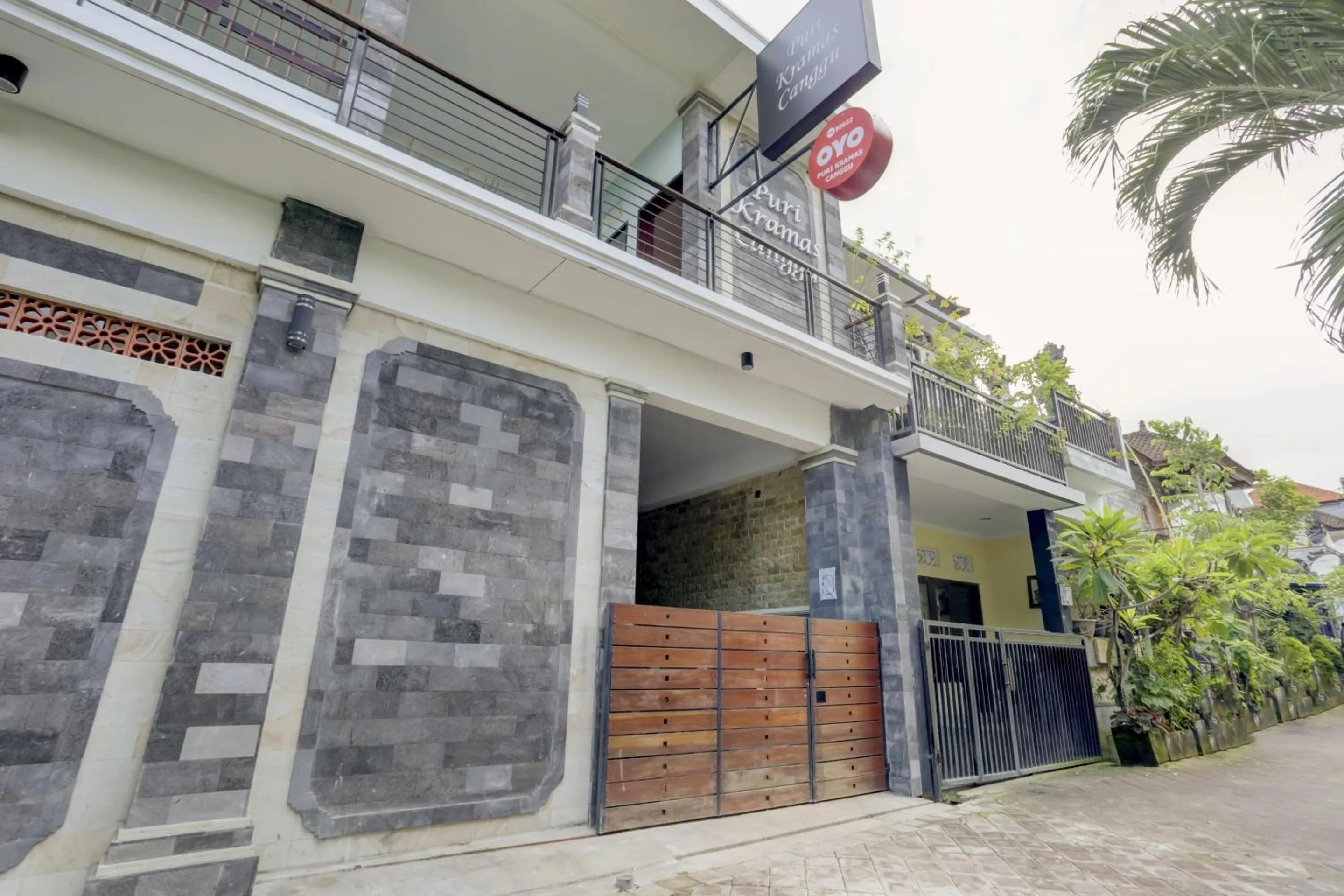Facade/entrance in Hotel O Puri Kramas Canggu