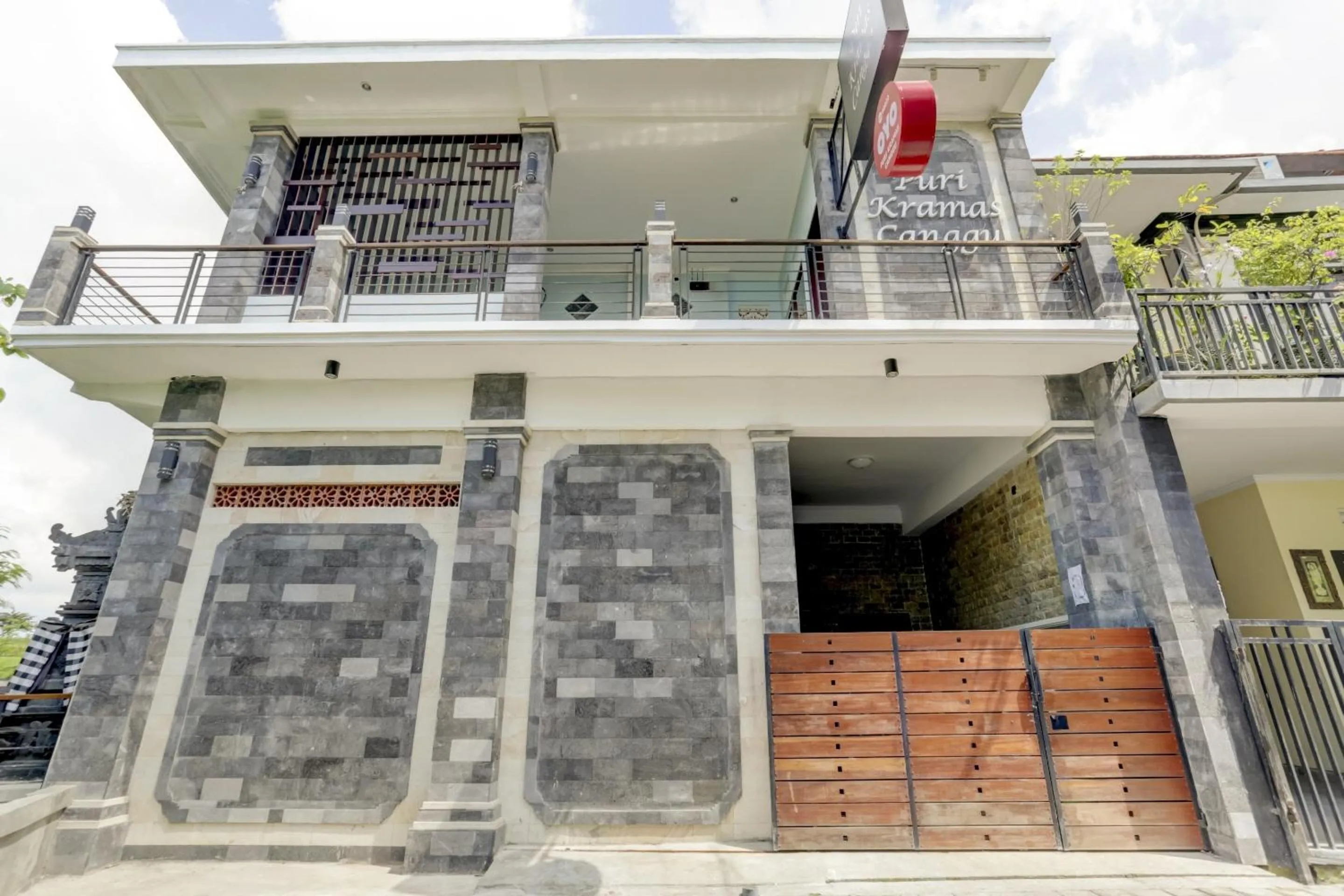 Facade/entrance in Hotel O Puri Kramas Canggu