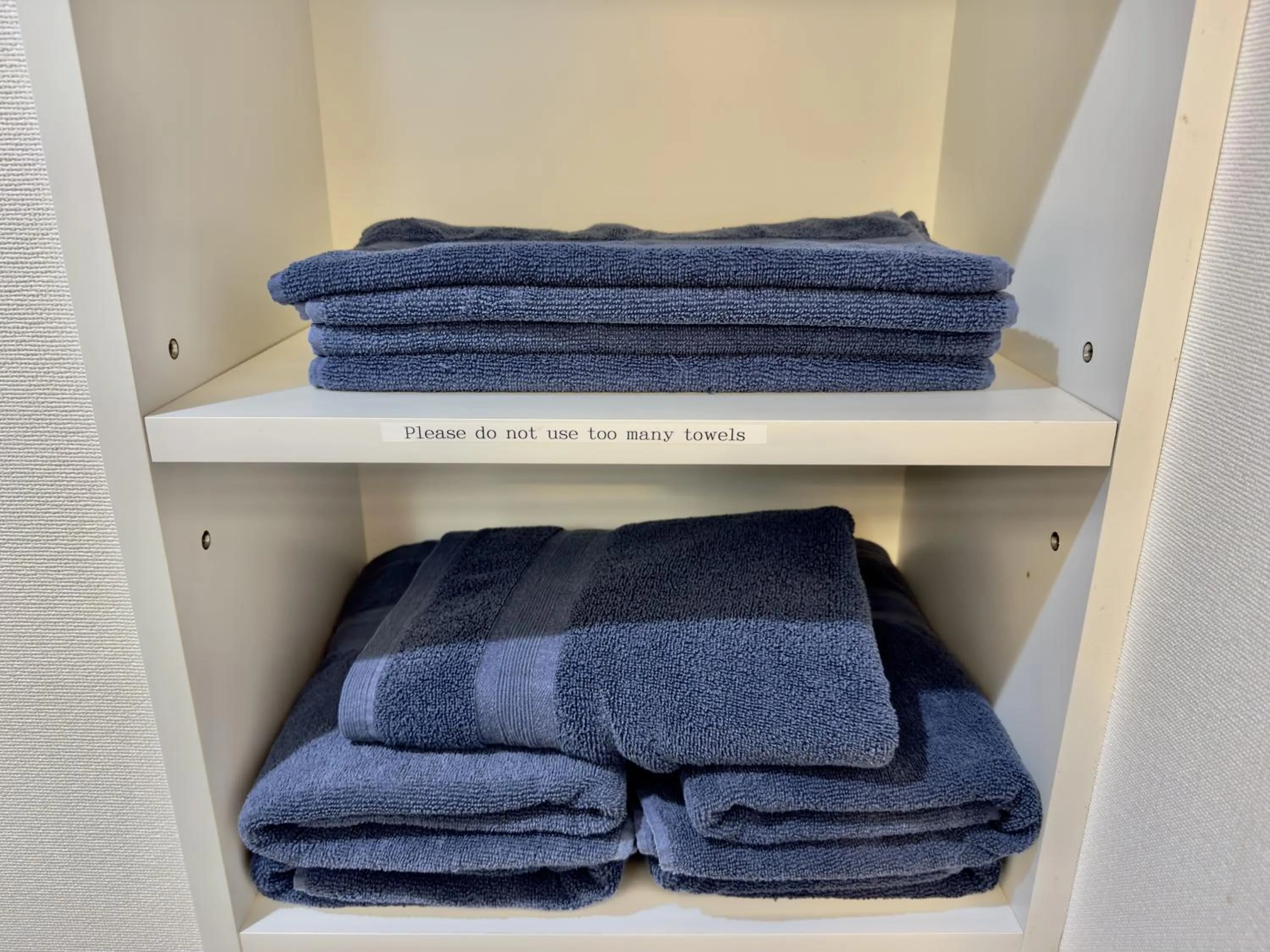 towels in Luana Lea Karate Kaikan Mae