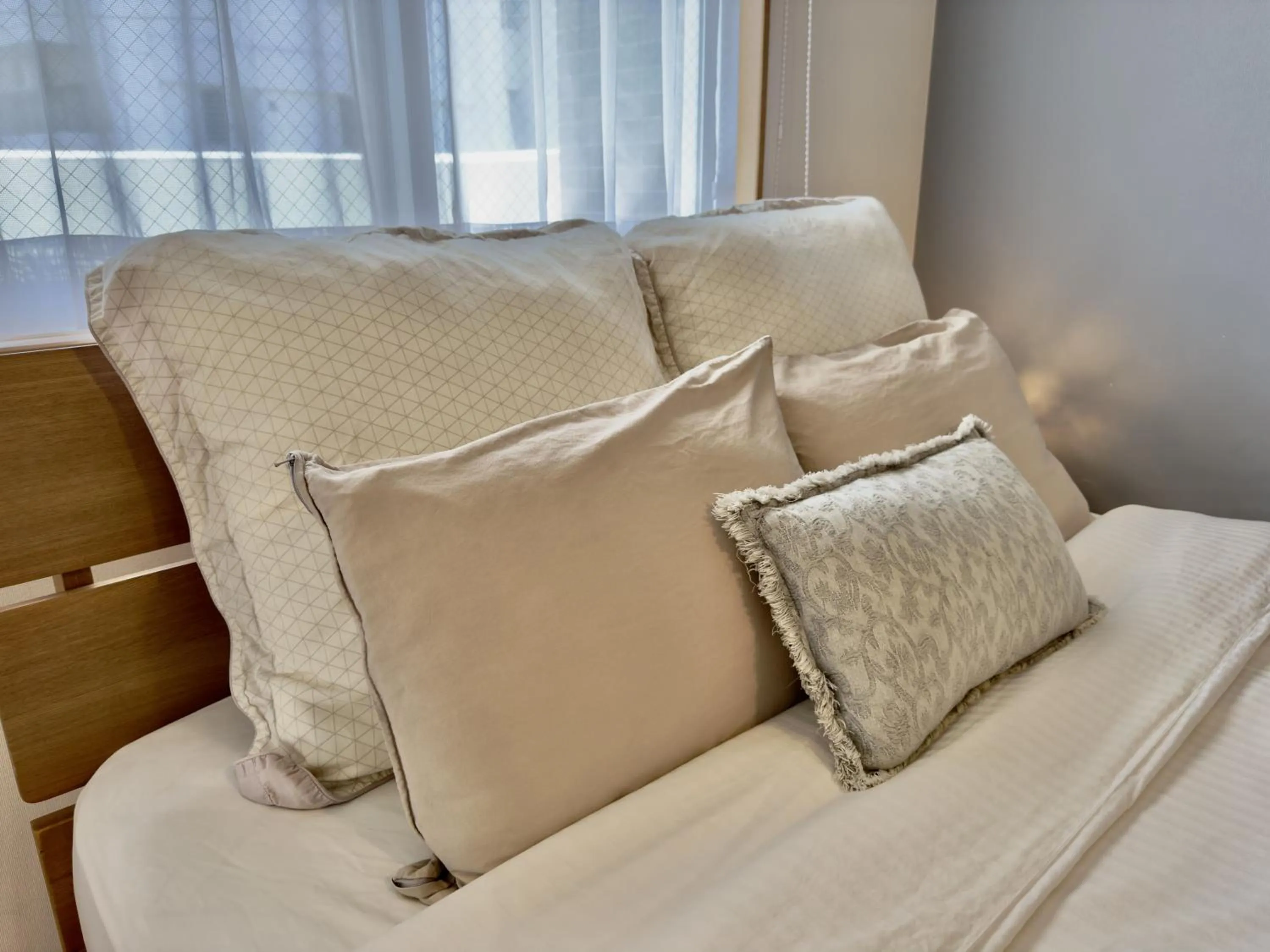 Bed in Luana Lea Karate Kaikan Mae