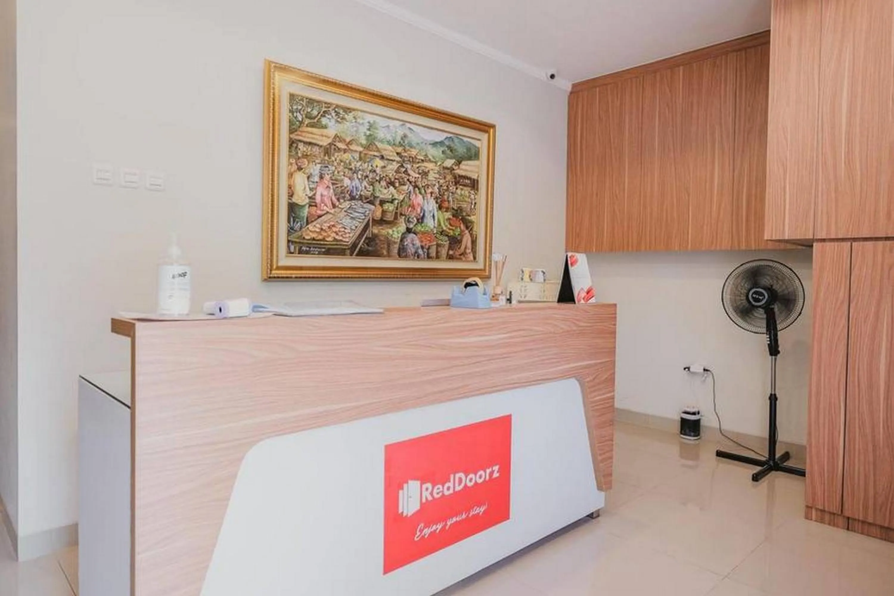 RedDoorz Plus near Soekarno Hatta Airport Taman Mahkota