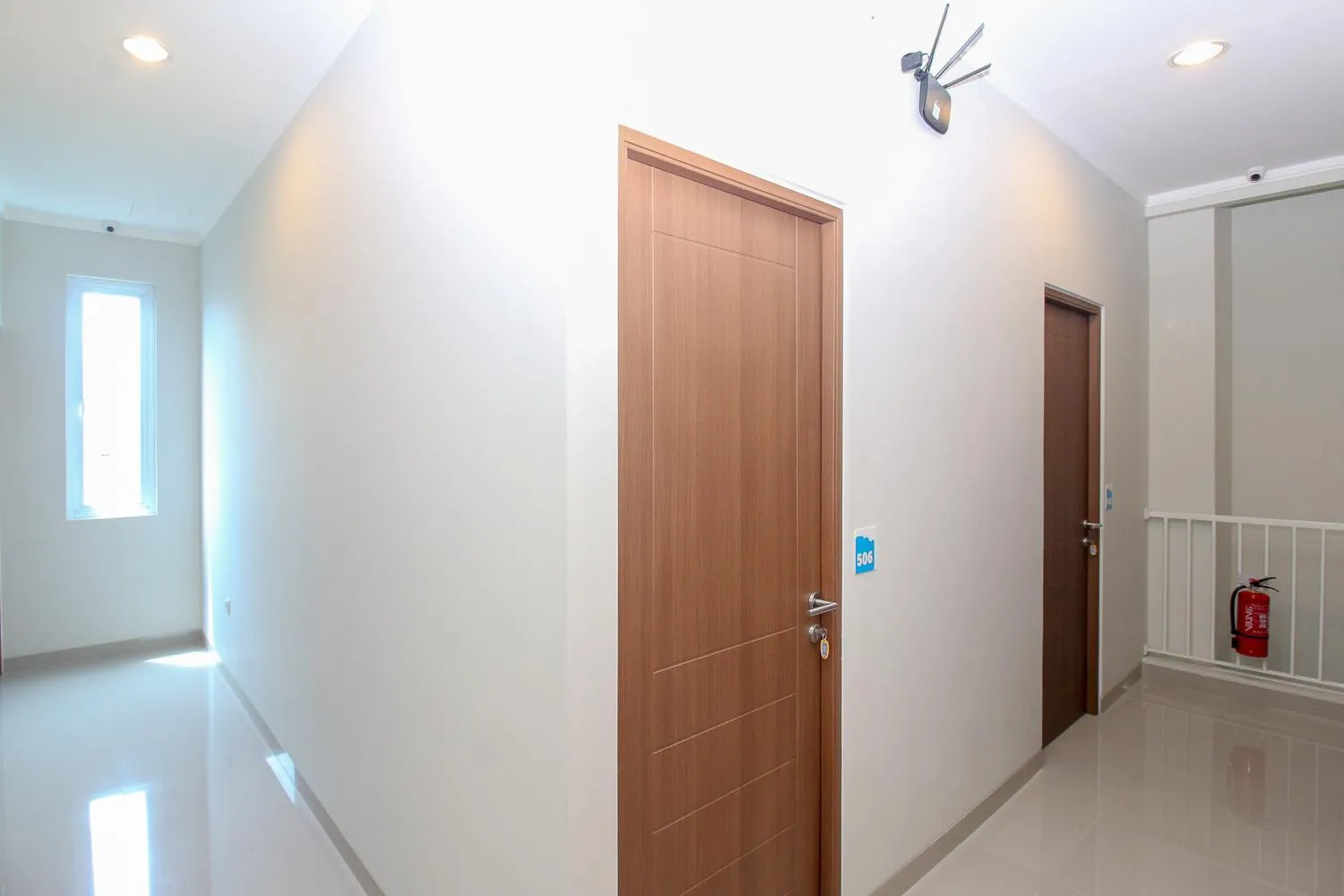 RedDoorz Plus near Soekarno Hatta Airport Taman Mahkota