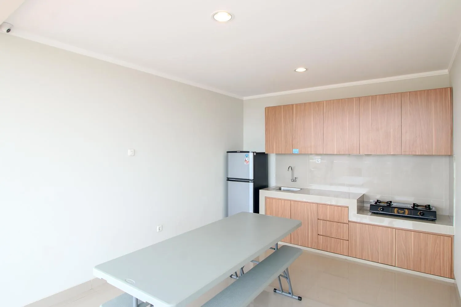 RedDoorz Plus near Soekarno Hatta Airport Taman Mahkota