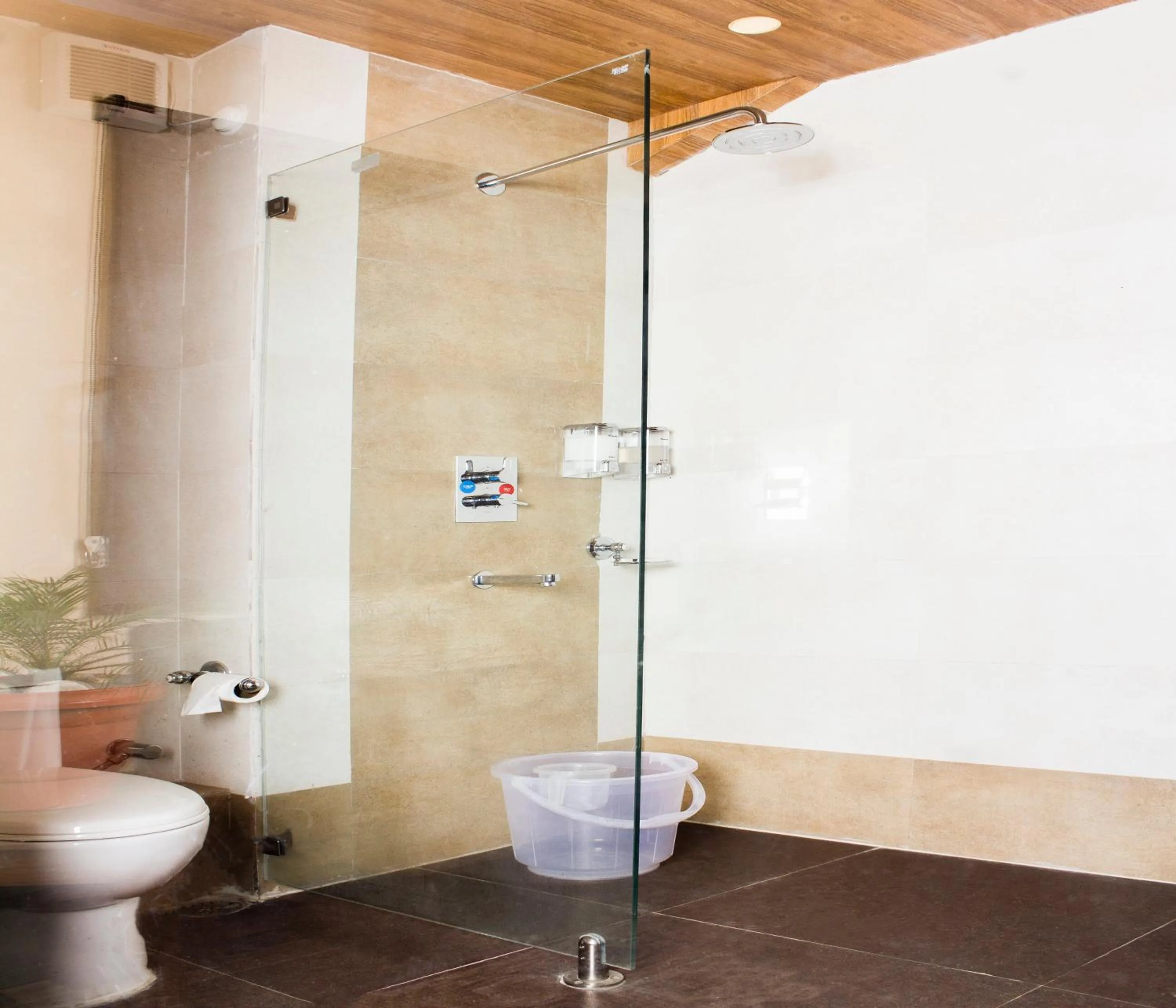 Bathroom in Yashshree Kanishka