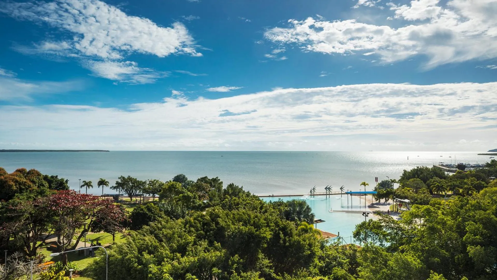 Sea view in Oaks Cairns Hotel