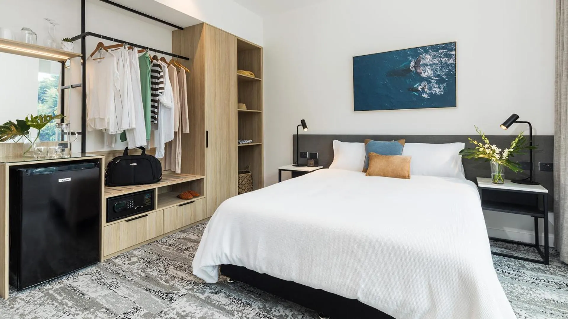 Photo of the whole room, Bed in Oaks Cairns Hotel