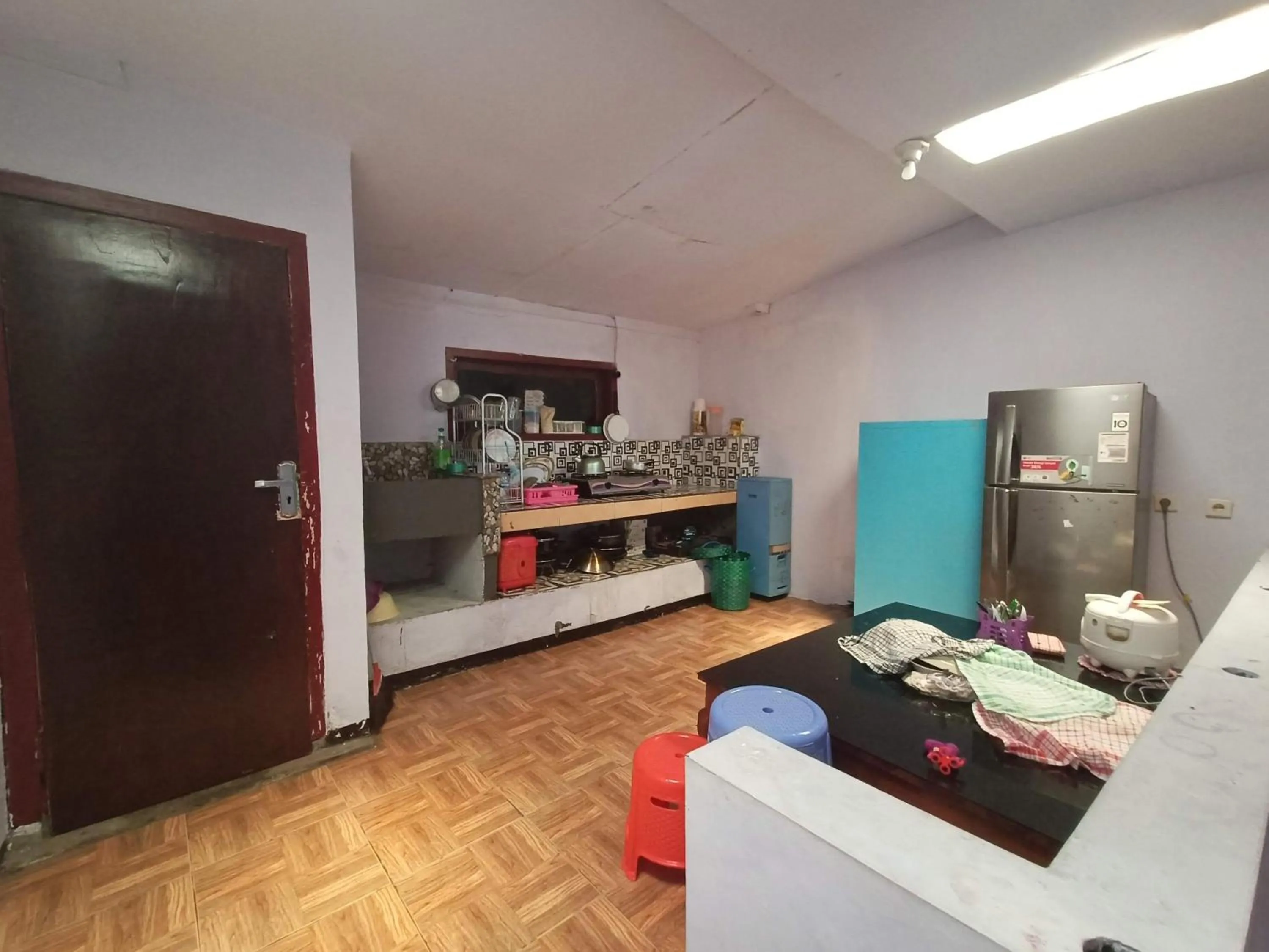 Kitchen or kitchenette in Elen Homestay by ABM