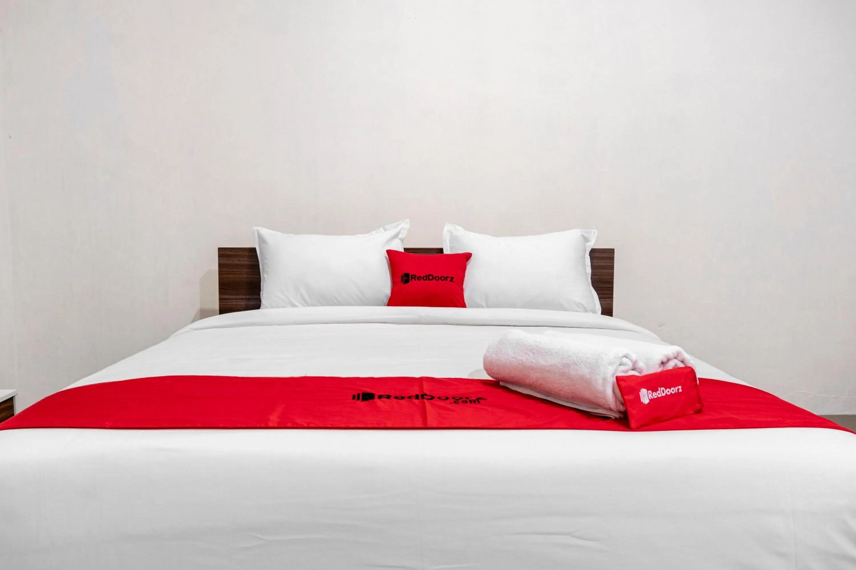 Bed in RedDoorz Syariah near Stadion Teladan Medan