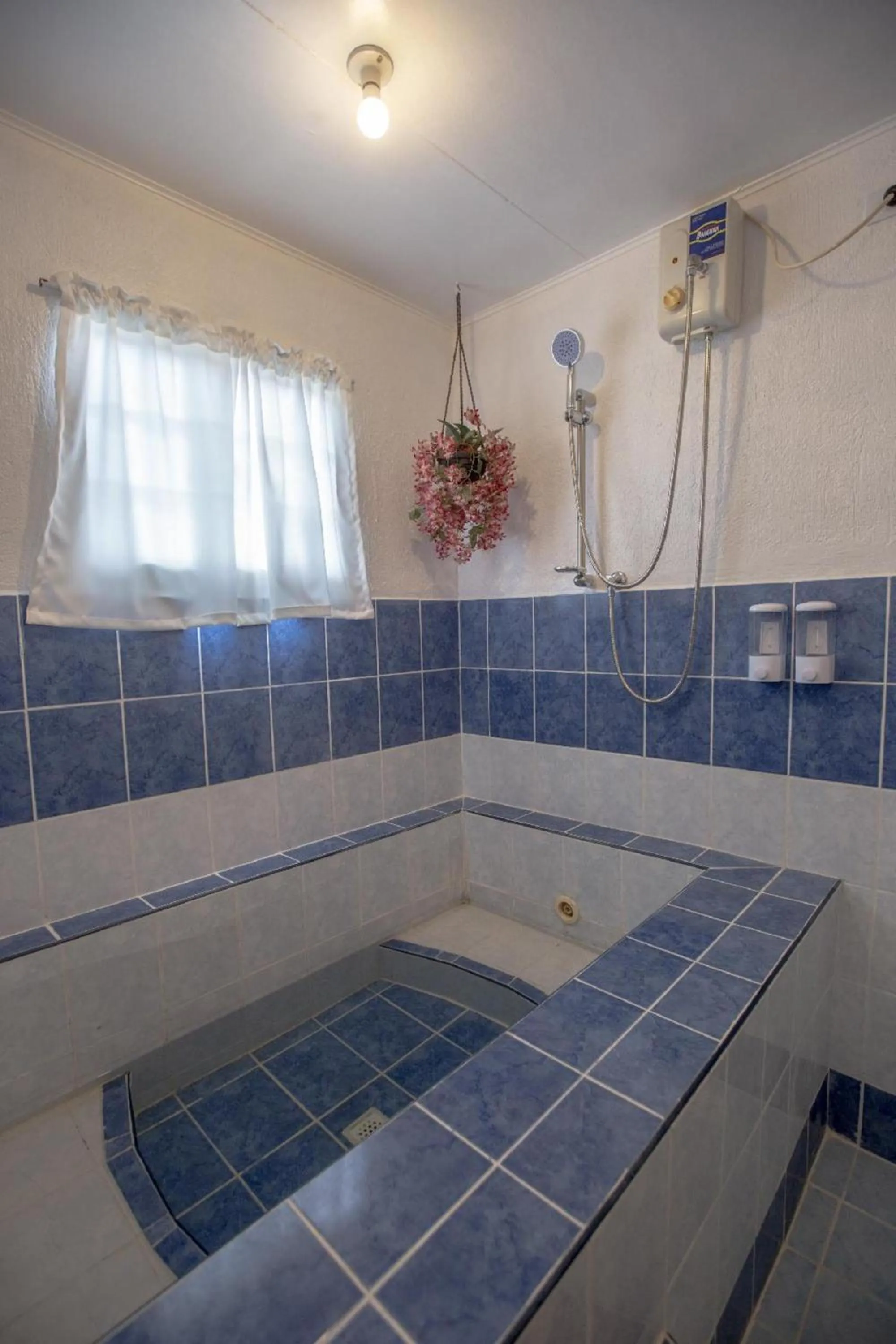 Bathroom in OYO 588 Sunrock Resort